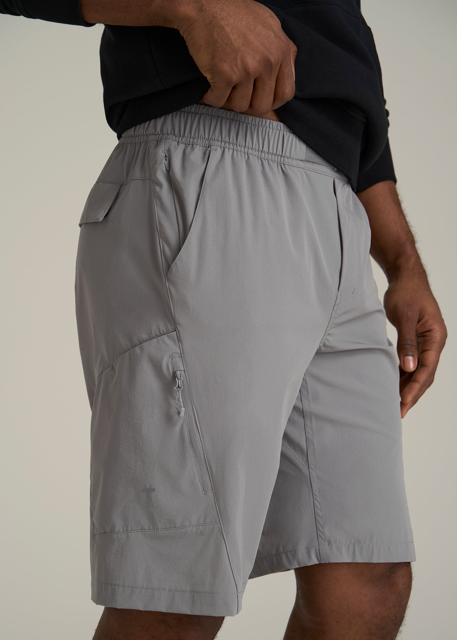 10 Pocket Hiking Short for Tall Men in Pebble Grey