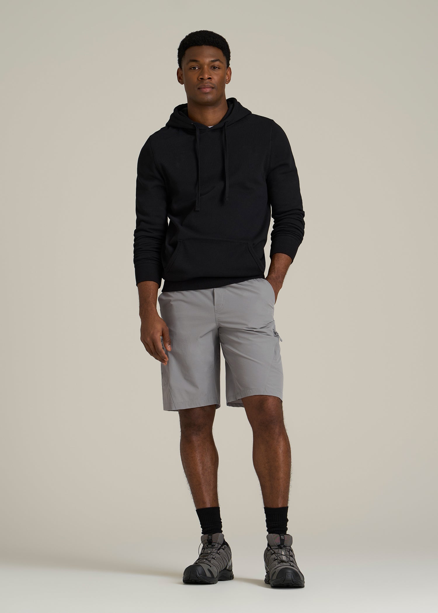 10 Pocket Hiking Short for Tall Men in Pebble Grey
