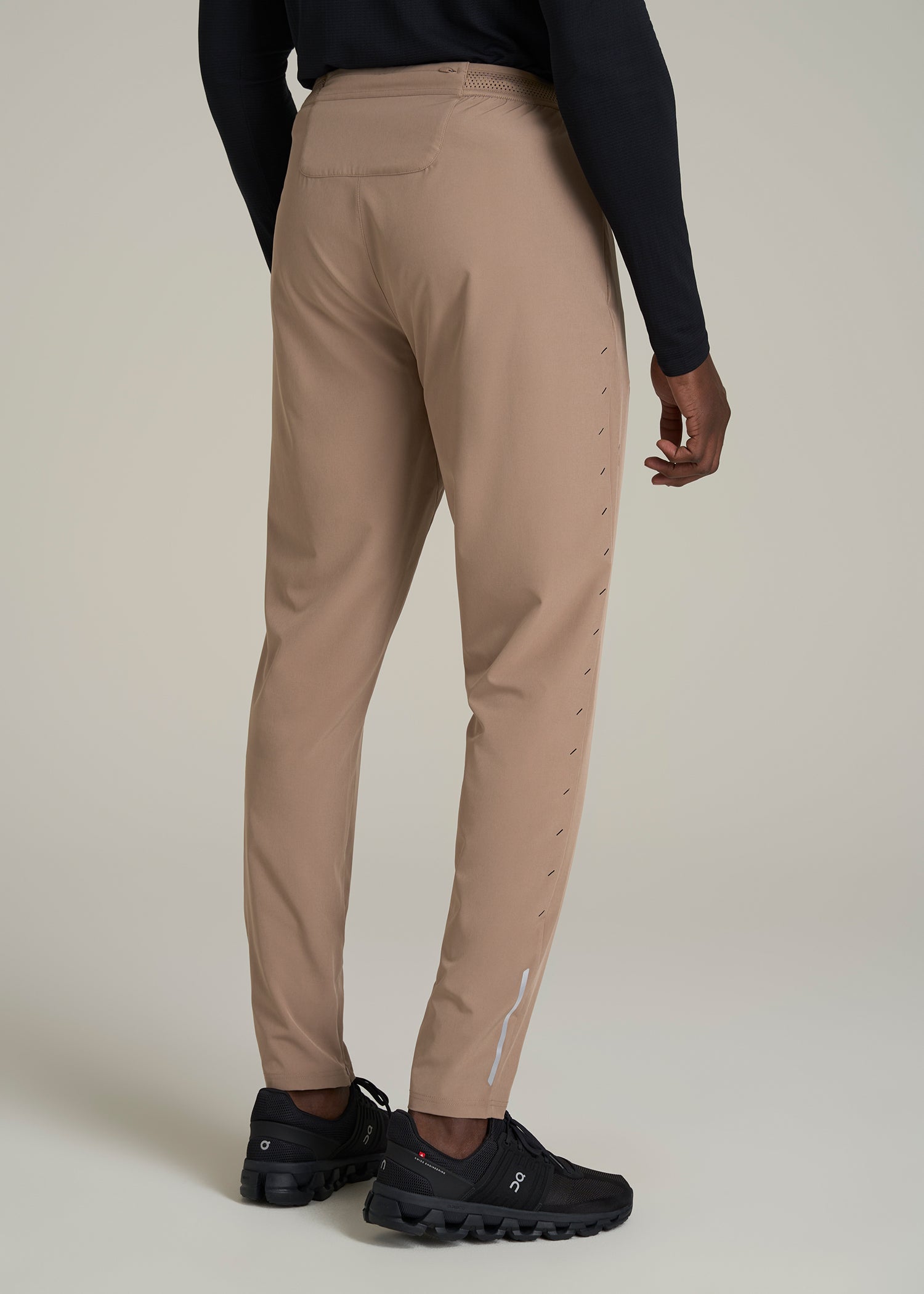 Featherweight Running Pants for Tall Men in Dark Sand