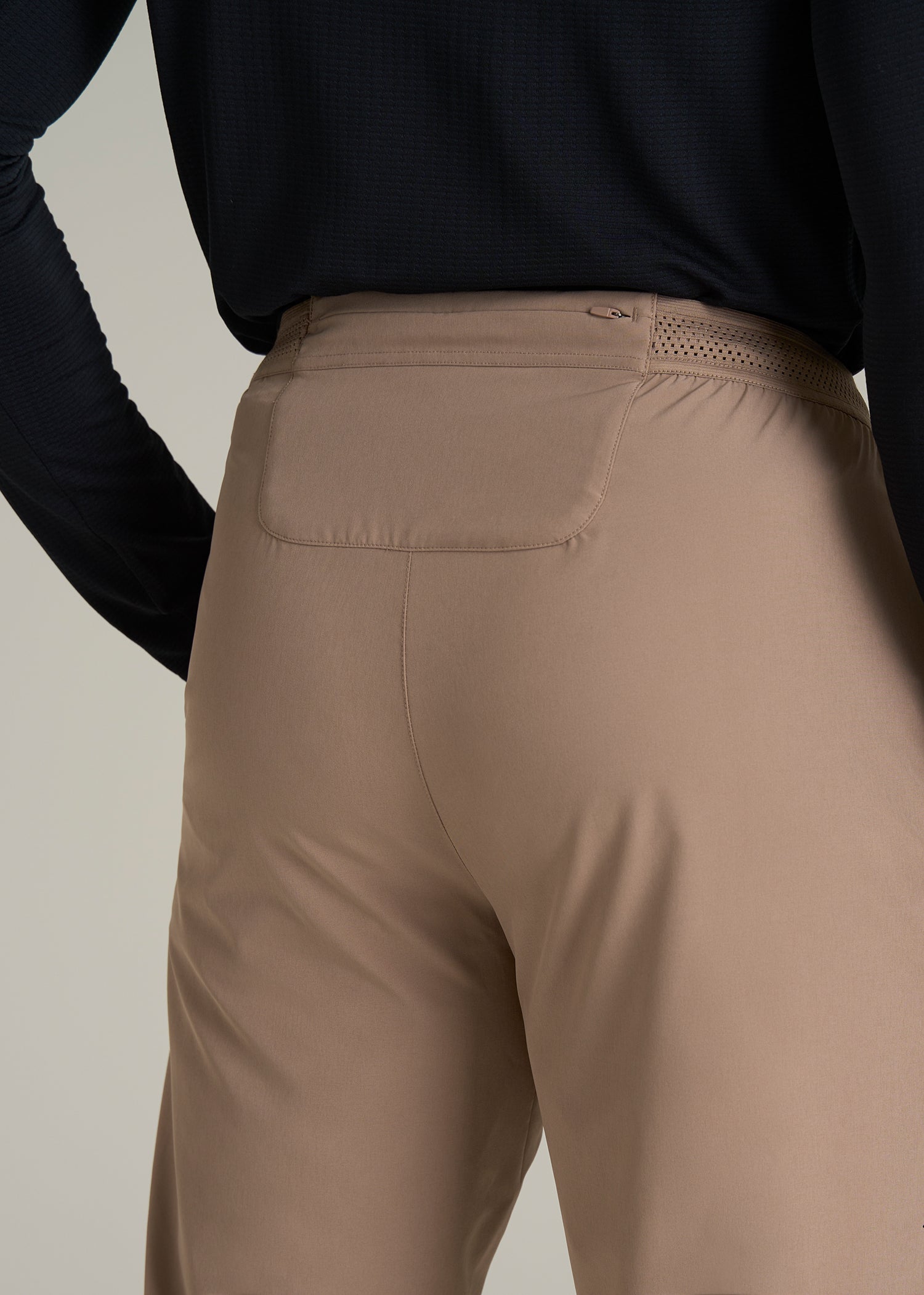 Featherweight Running Pants for Tall Men in Dark Sand