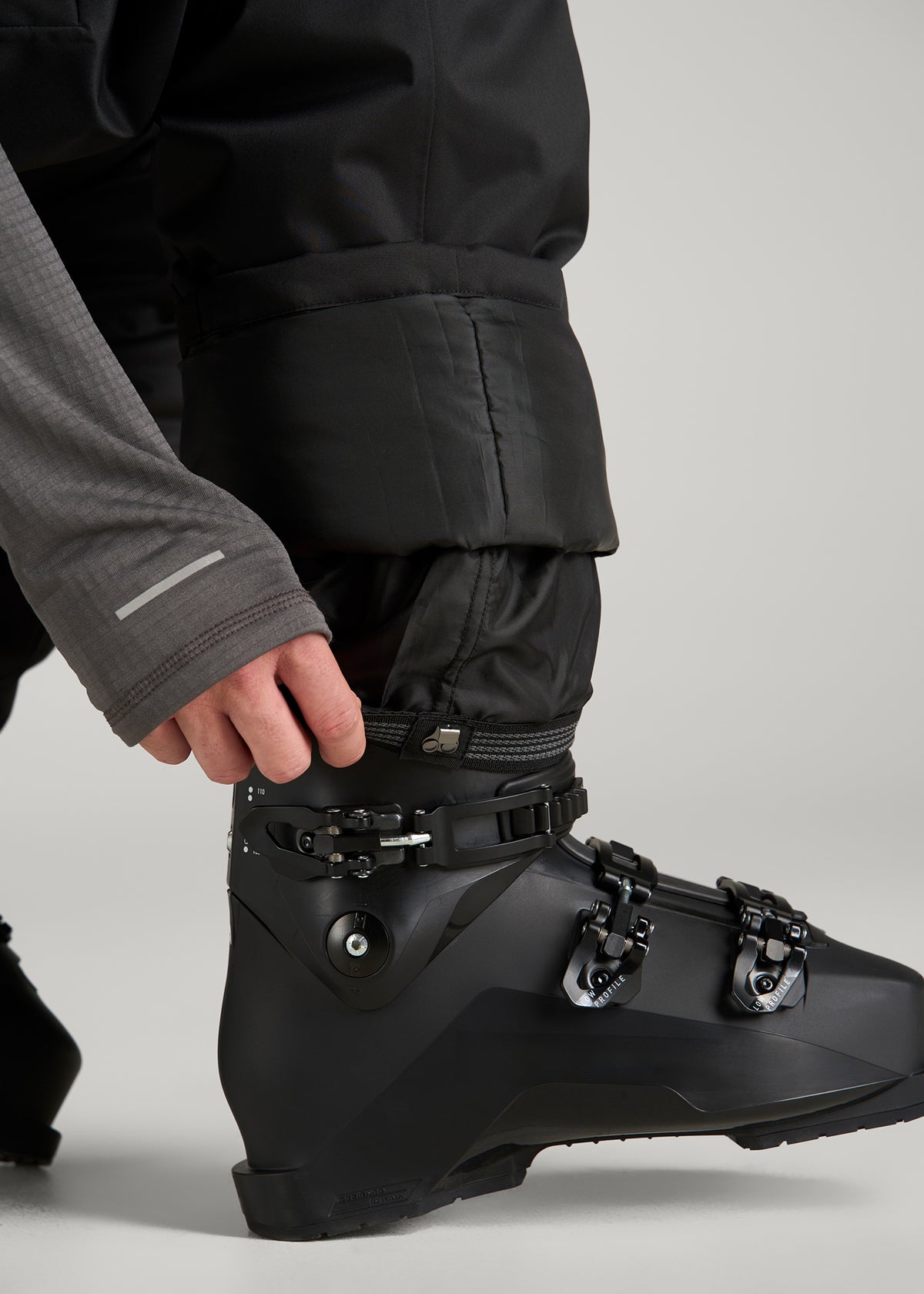Insulated Ski Pants for Tall Men in Black