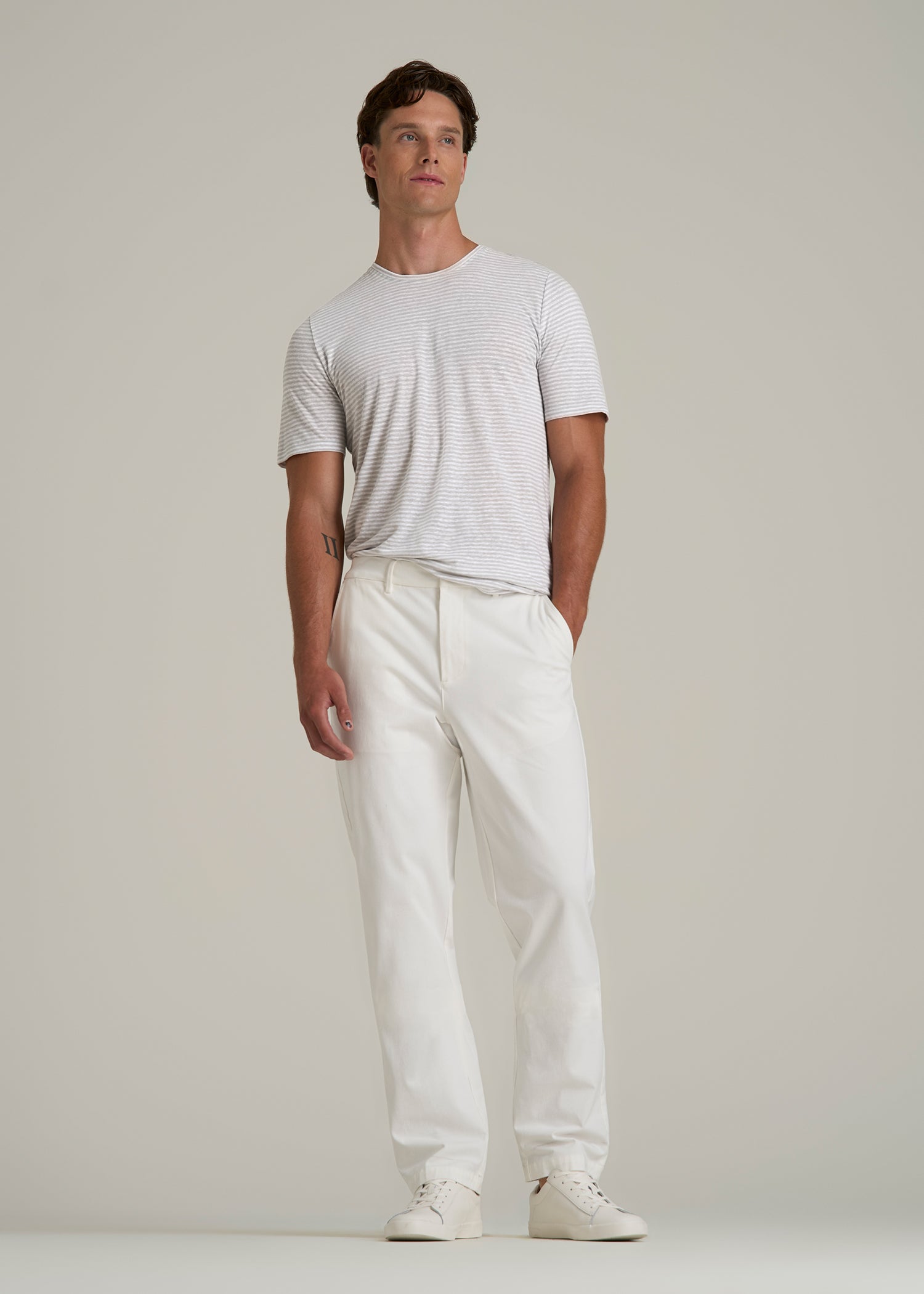 Linen Crewneck T-Shirt for Tall Men in Grey and White Mini Stripe