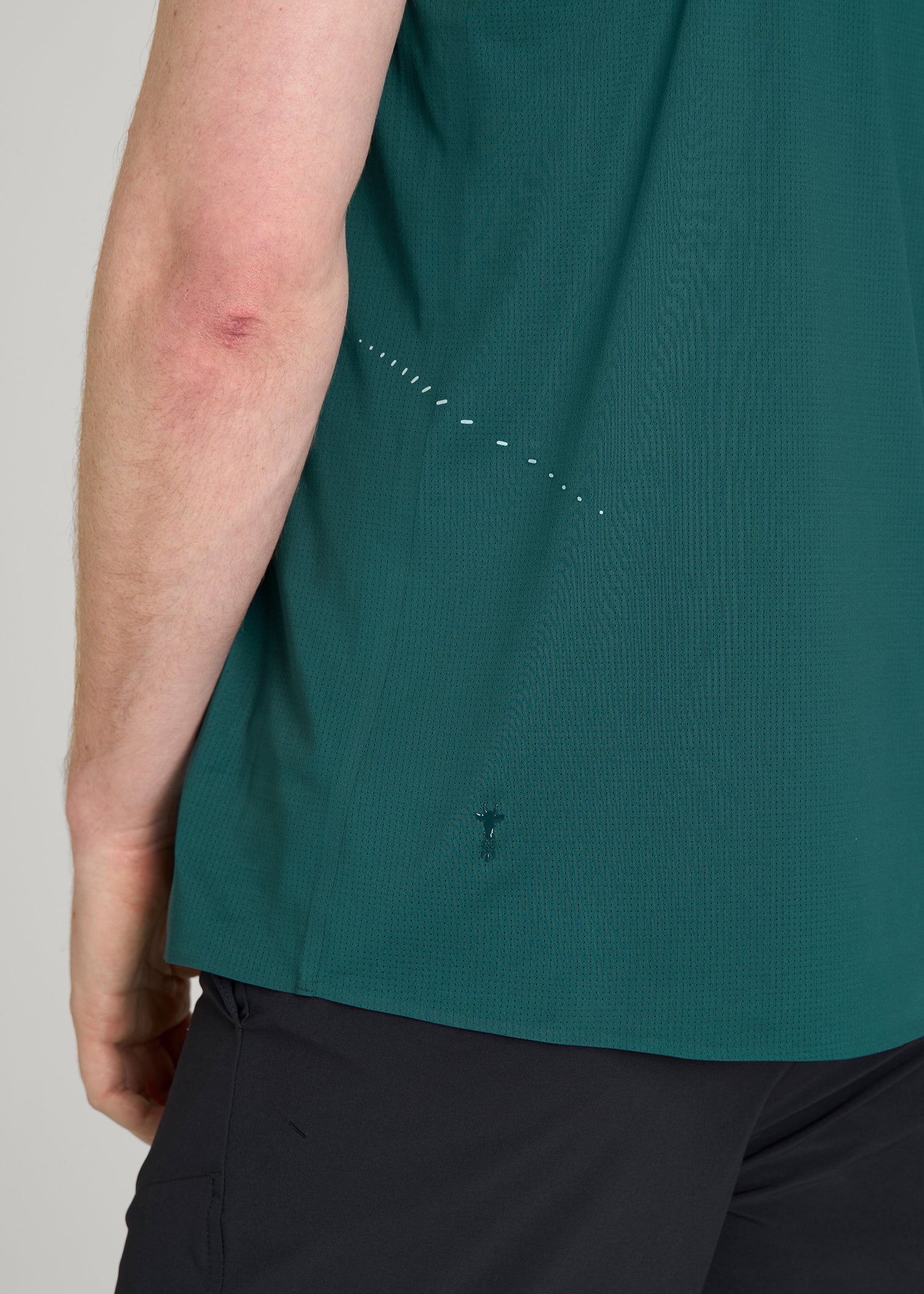 Perforated Training Singlet for Tall Men in Deep Teal