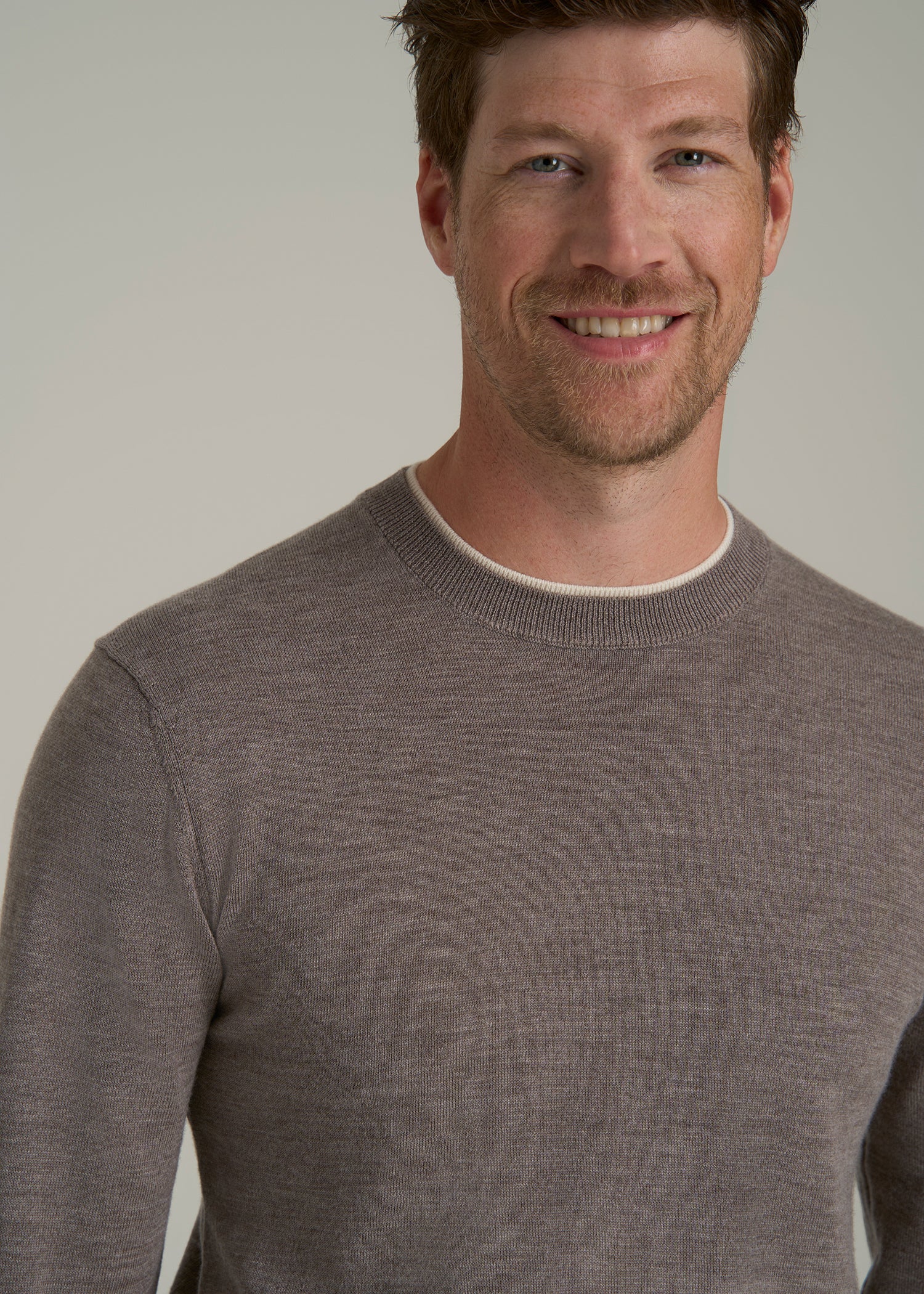 Merino Wool Crewneck Tip Sweater for Tall Men in Pinecone