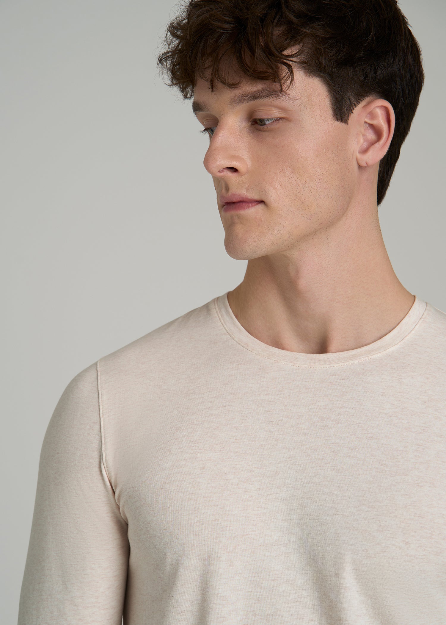 The Essential Modern Fit Crewneck Long Sleeve Tee for Tall Men in Heathered Oatmeal