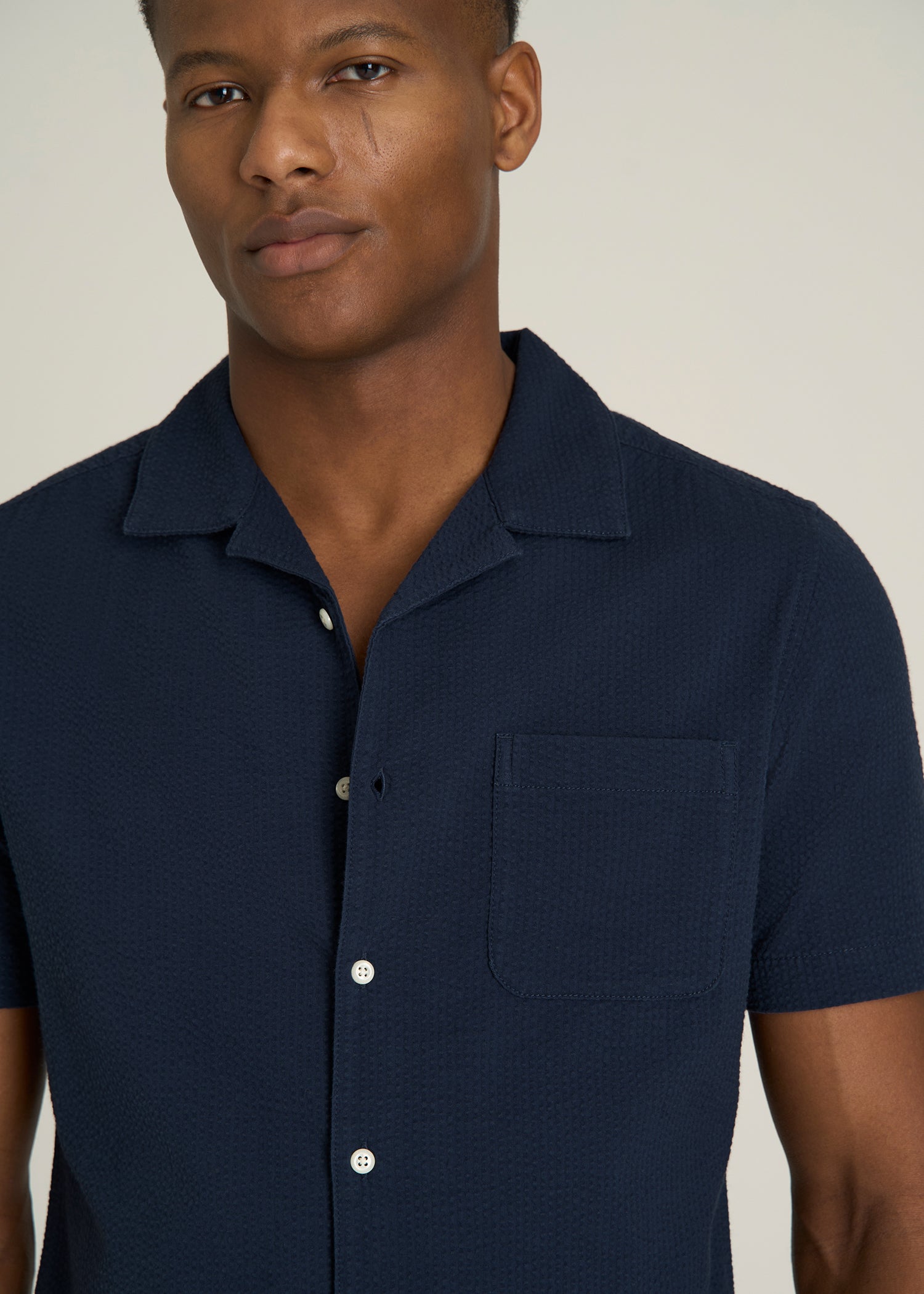 Seersucker Camp Collar Short Sleeve Shirt for Tall Men in Navy Blue