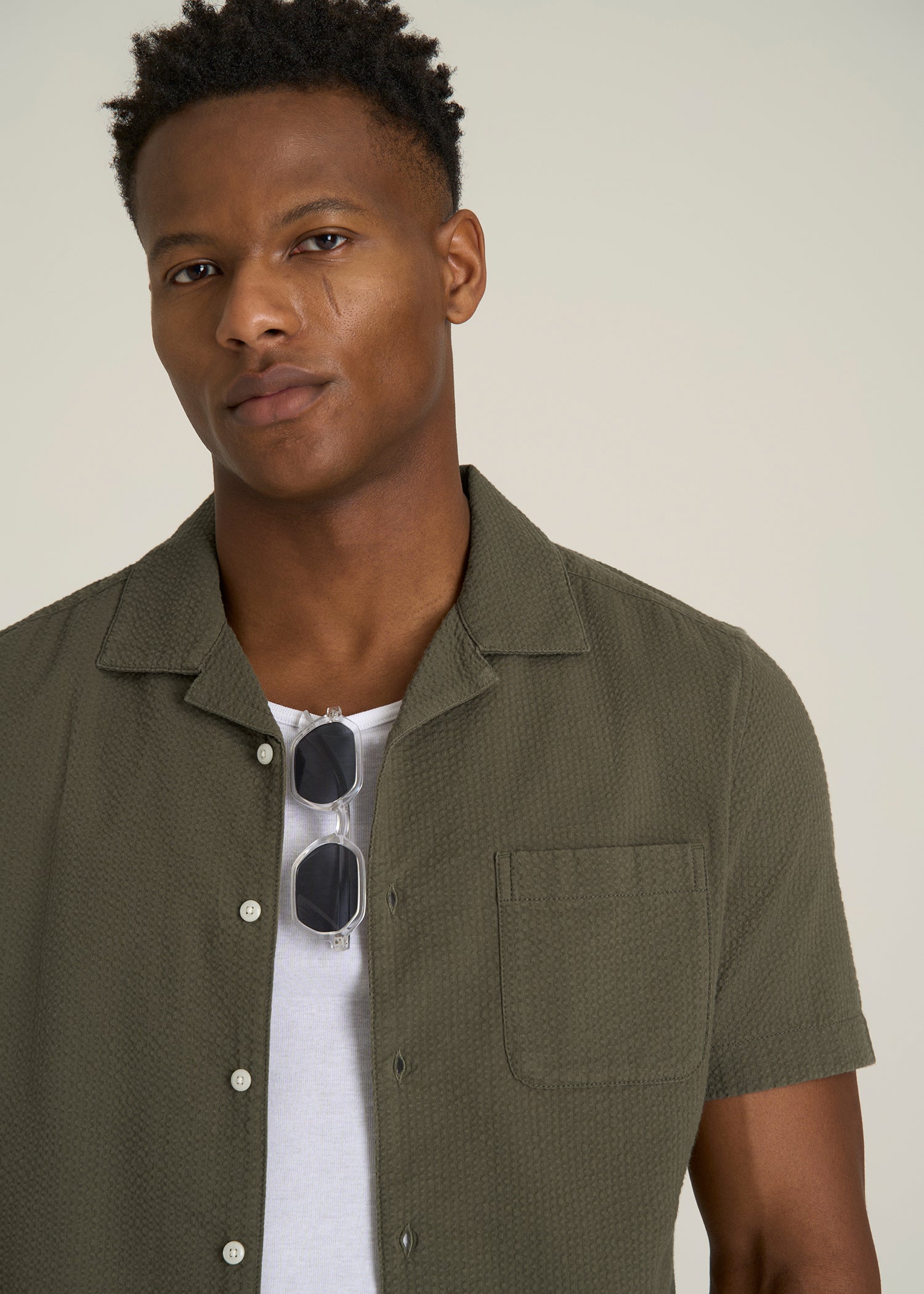 Seersucker Camp Collar Short Sleeve Shirt for Tall Men in Olive