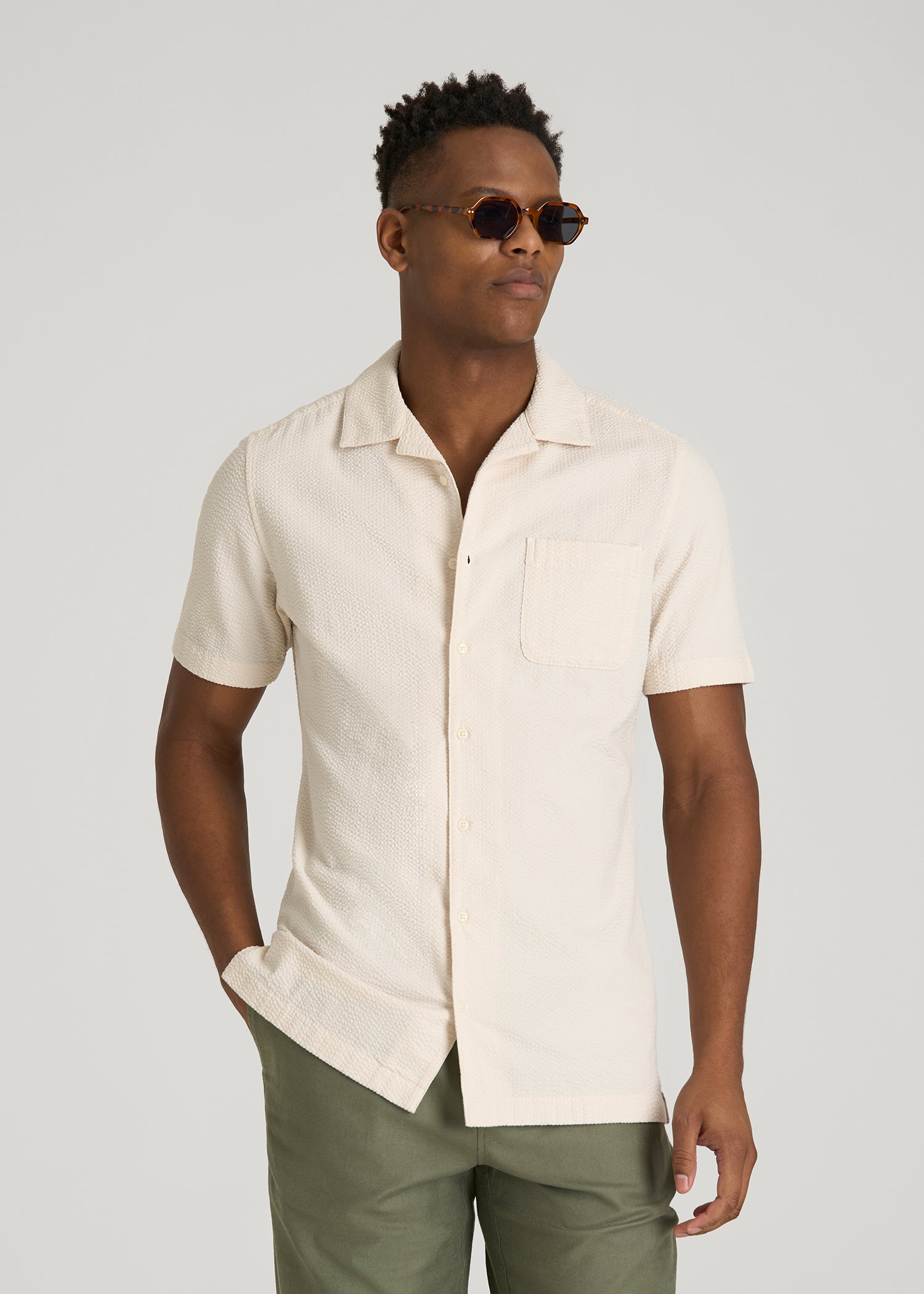 Seersucker Camp Collar Short Sleeve Shirt for Tall Men in White Sand