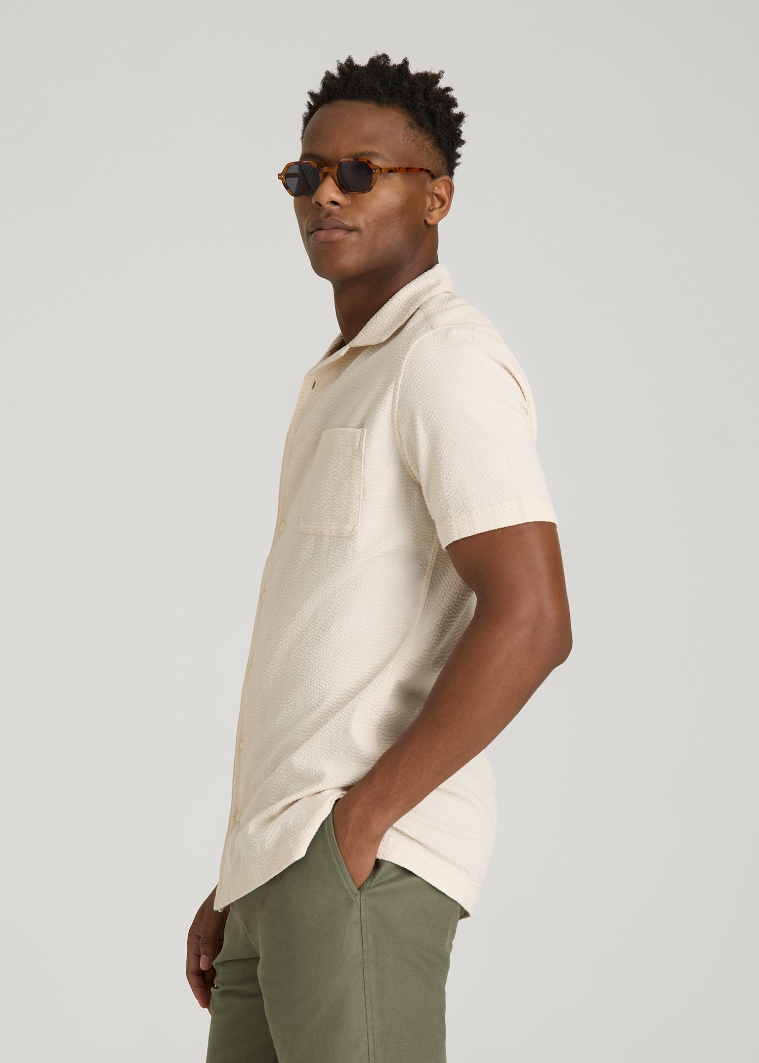 Seersucker Camp Collar Short Sleeve Shirt for Tall Men in White Sand