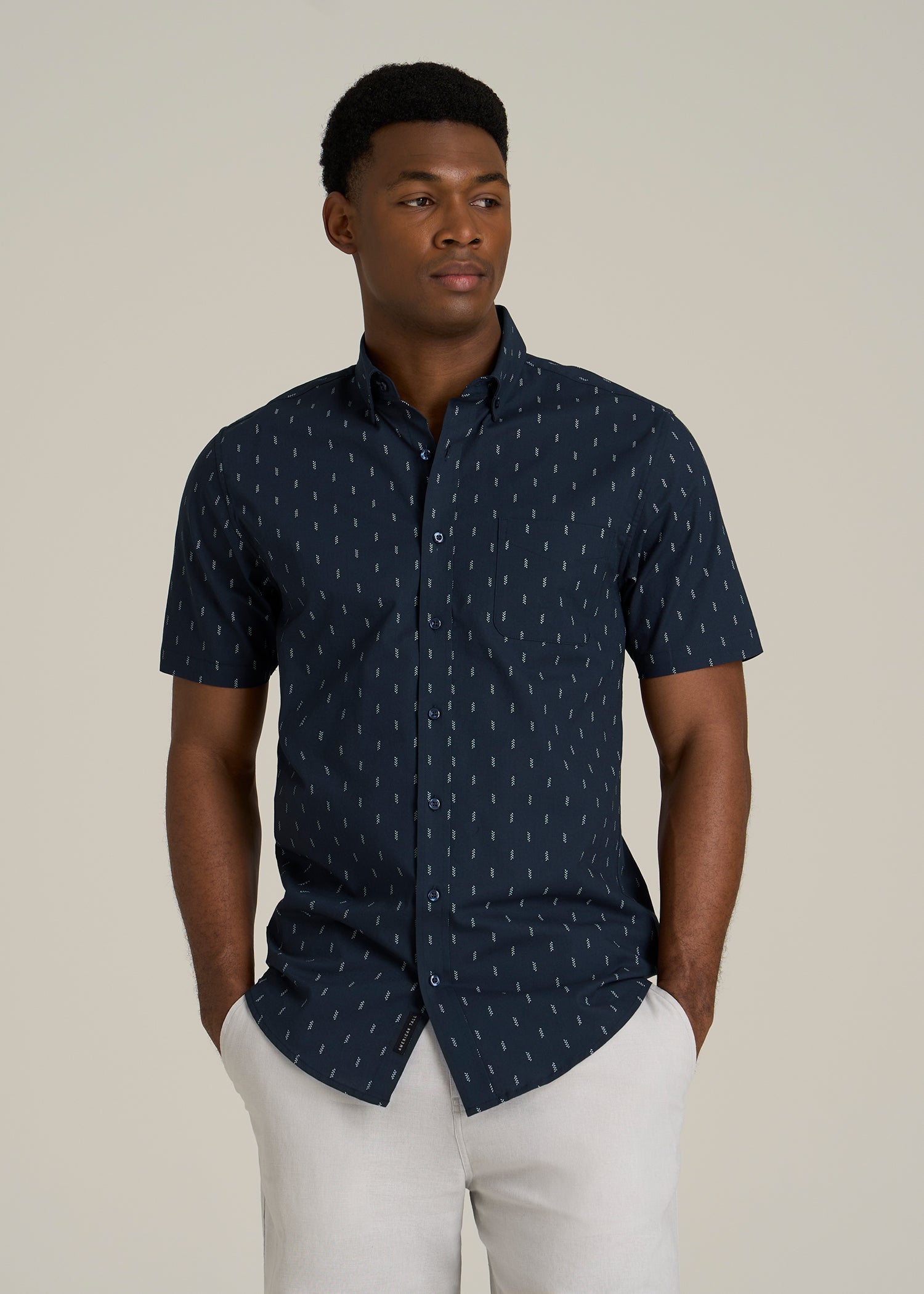 Short Sleeve Shirt for Tall Men in Navy Arrow Print