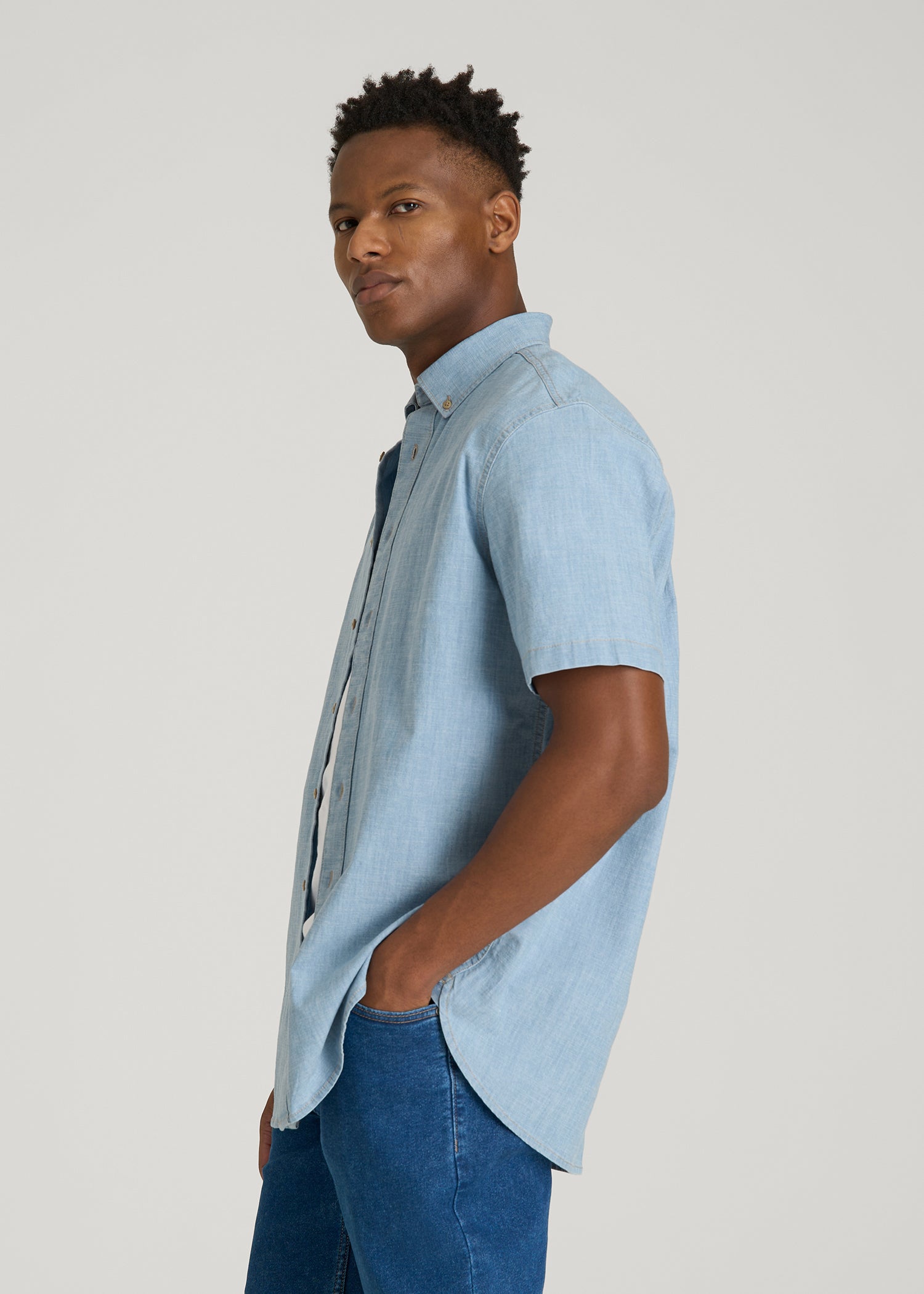 Short Sleeve Chambray Shirt for Tall Men in Light Blue Chambray