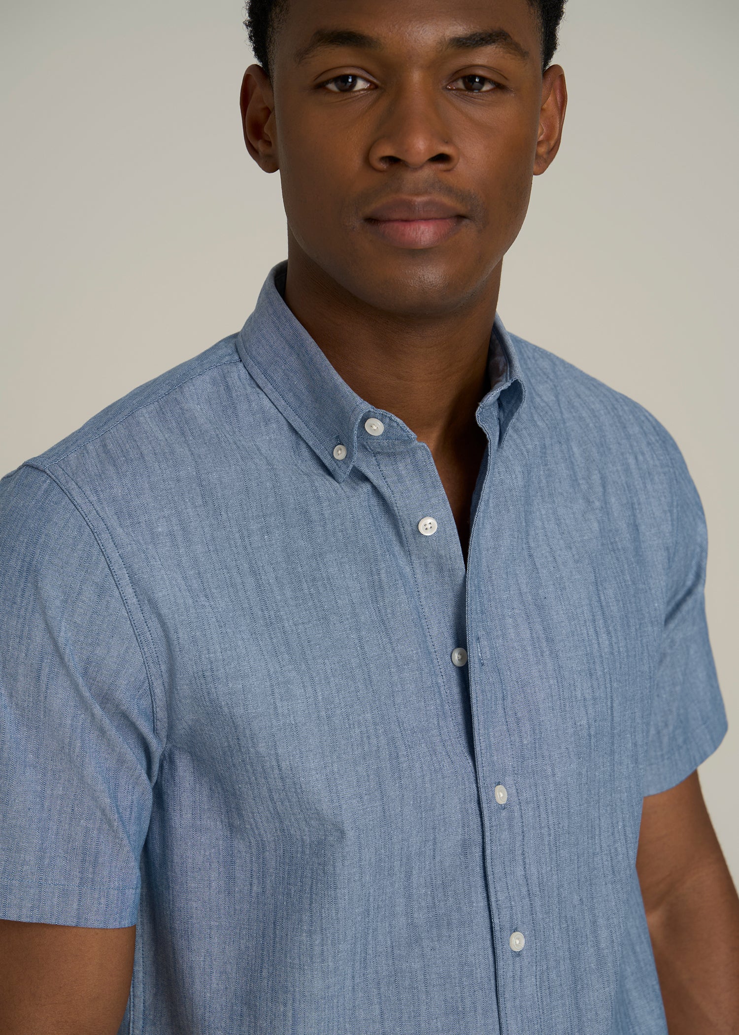 Short Sleeve Stretch Chambray Shirt for Tall Men in Medium Blue Chambray
