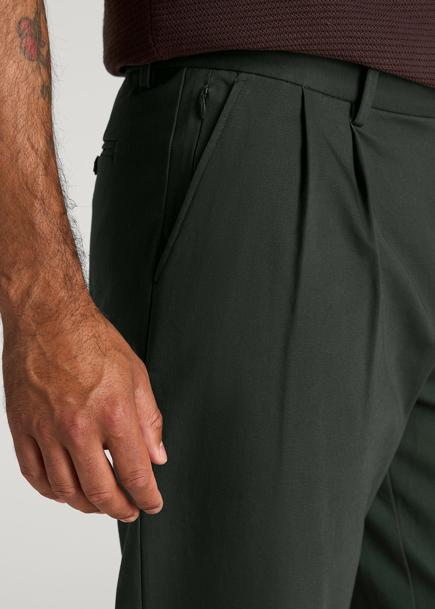 Stretch Commuter Pleated Chino for Tall Men in Boreal Forest