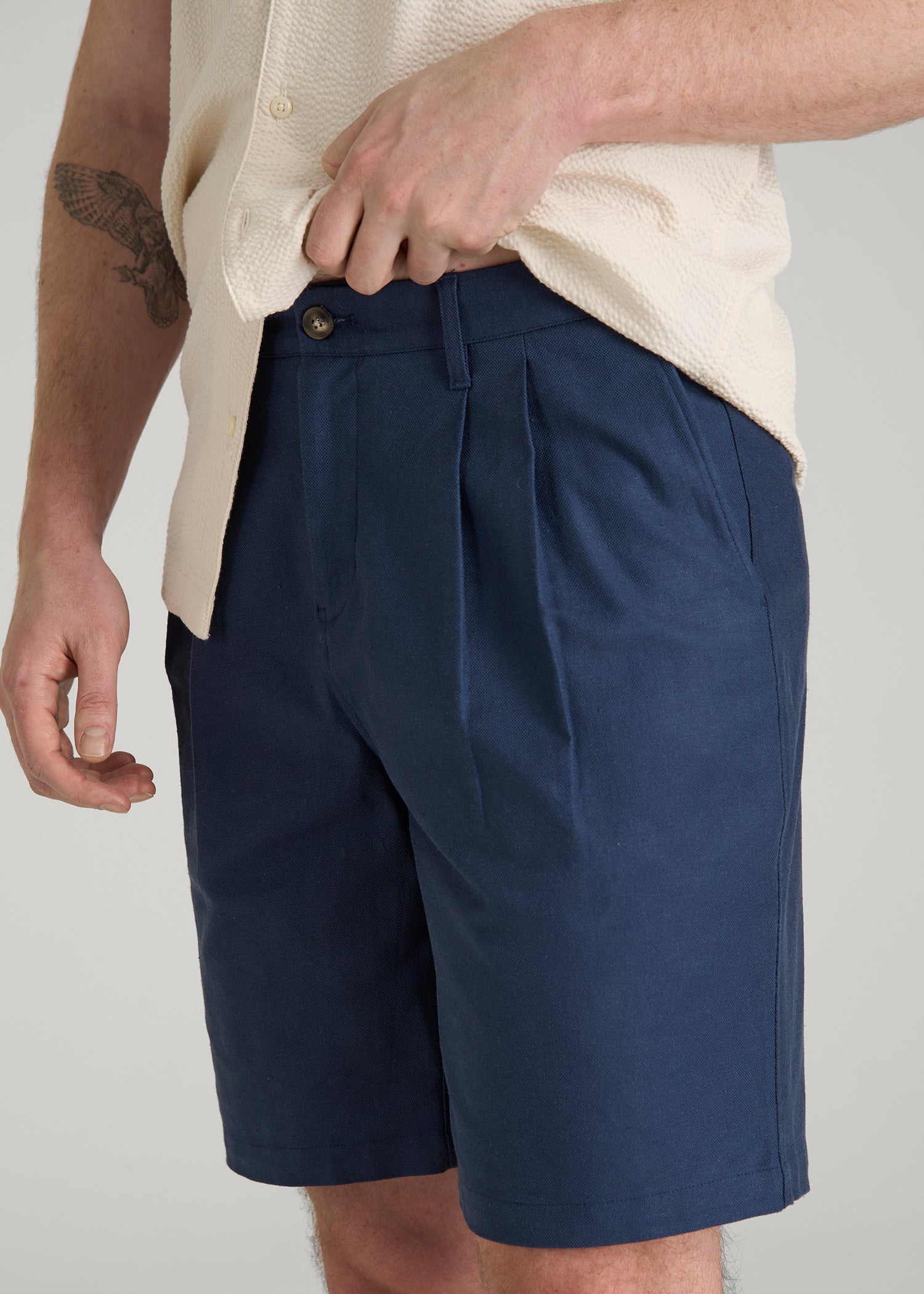 Stretch Cotton Linen Blend Shorts for Tall Men in Navy Blue