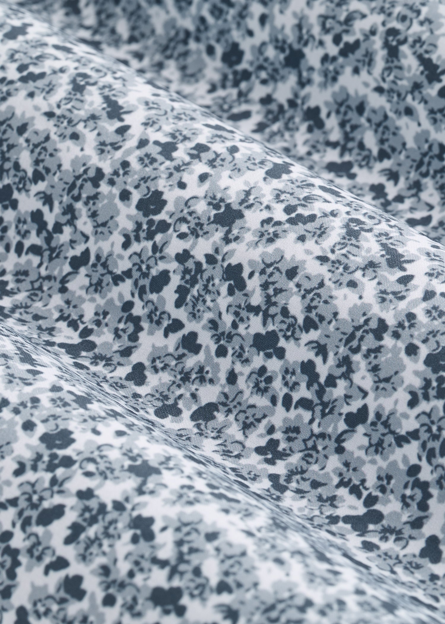 Traveler Stretch Dress Shirt for Tall Men in Blue Scattered Floral