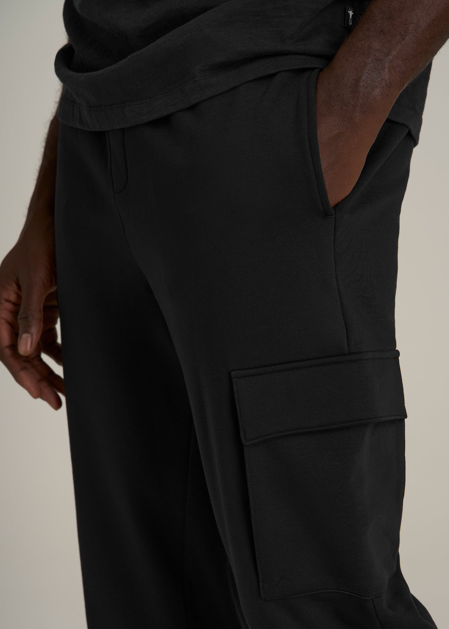 Wearever Fleece Straight Leg Cargo Sweatpant for Tall Men in Black