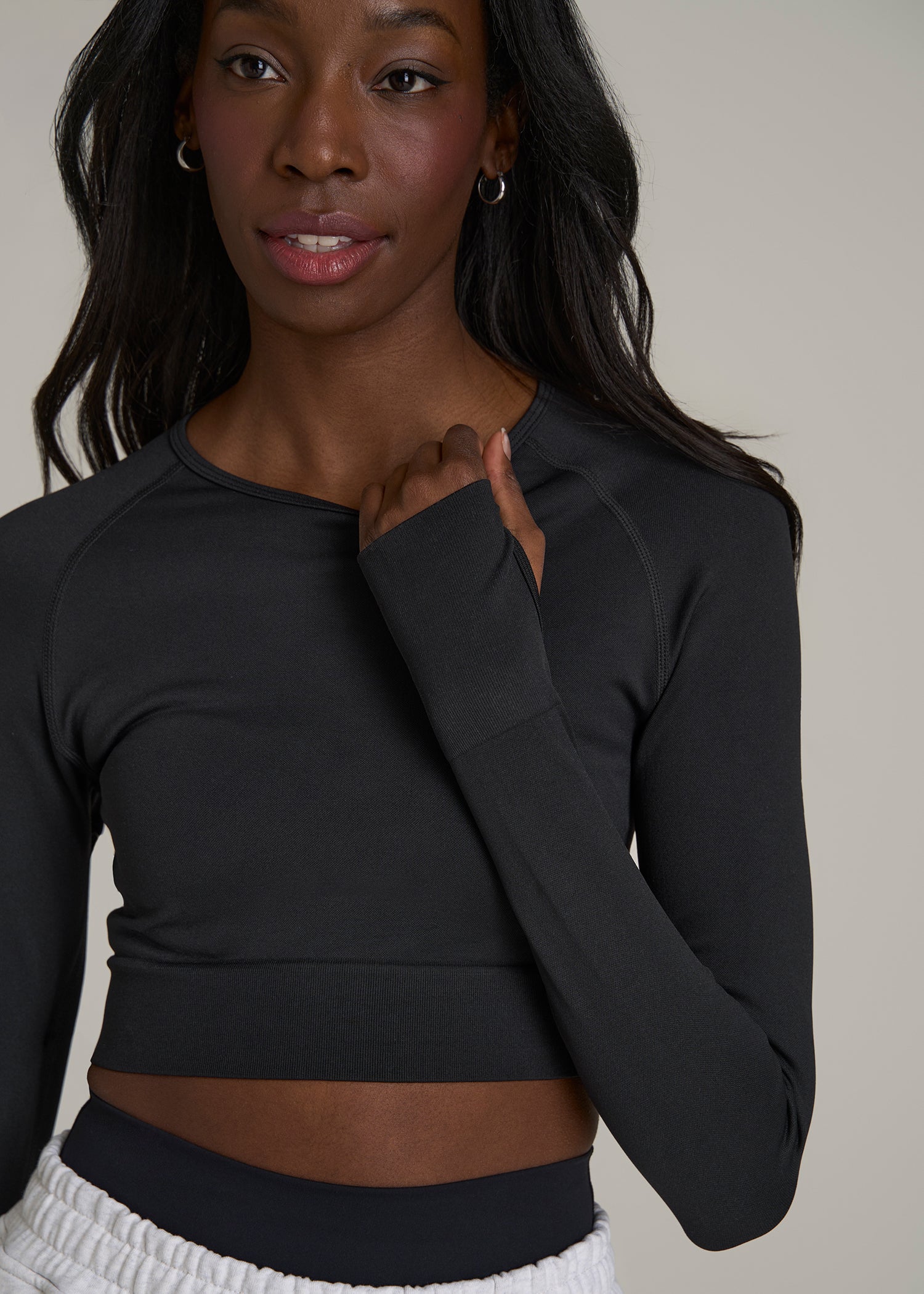 Compression Long Sleeve Cropped Training Top for Tall Women in Black