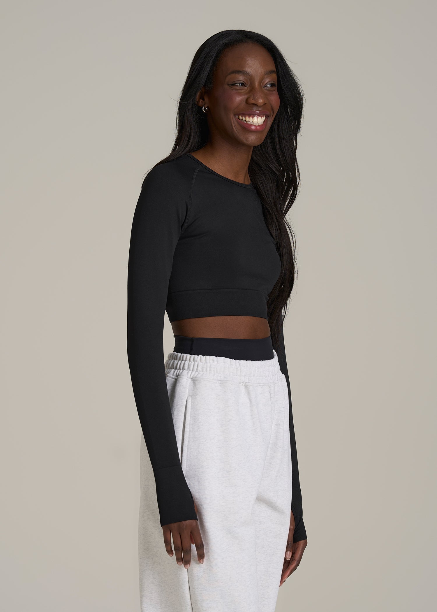 Compression Long Sleeve Cropped Training Top for Tall Women in Black