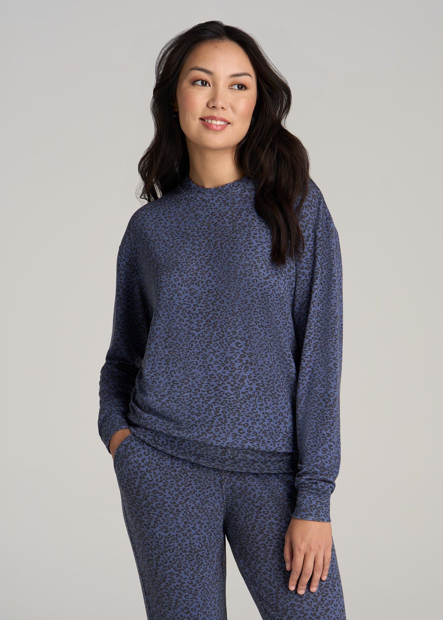 Cozy Lounge Crewneck for Tall Women in Navy Leopard