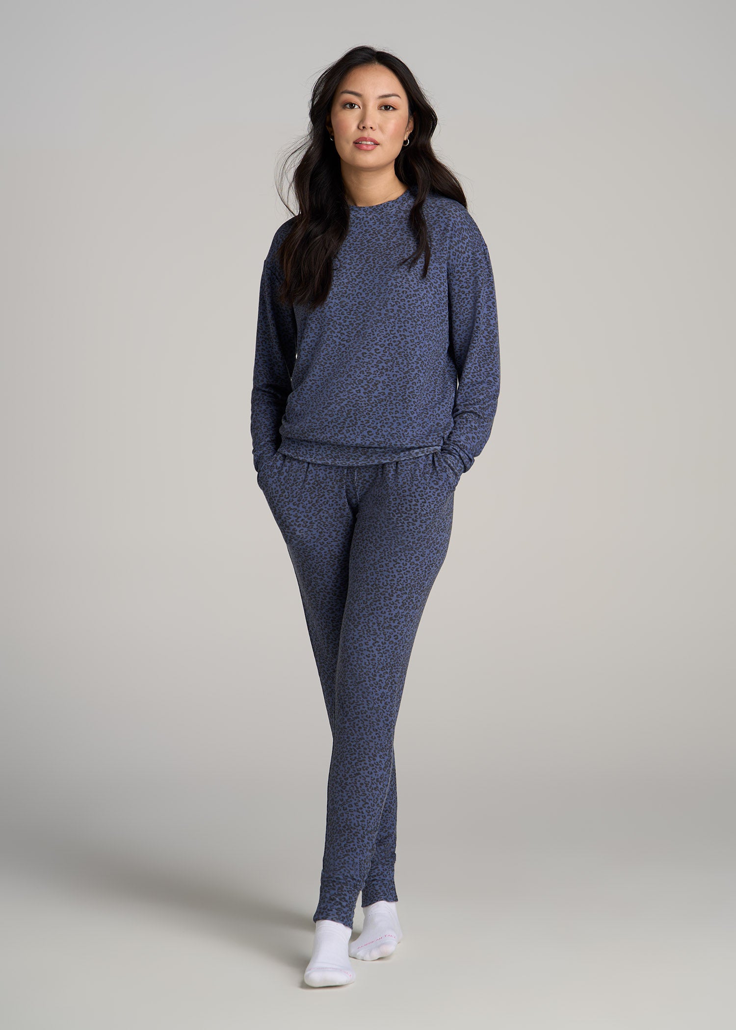 Cozy Lounge Crewneck for Tall Women in Navy Leopard