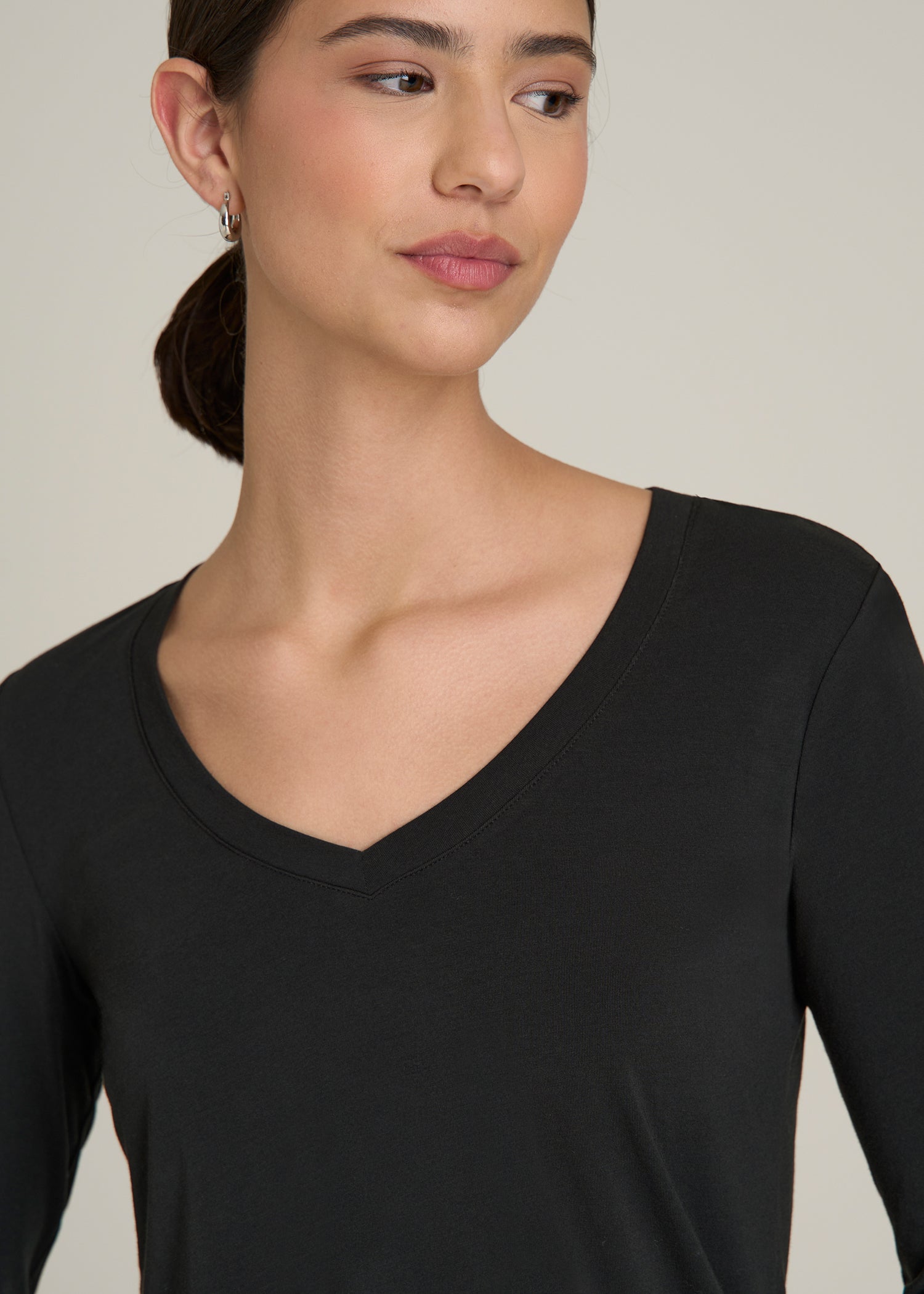 Long Sleeve Scoop V-Neck Tee Shirt for Tall Women in Black