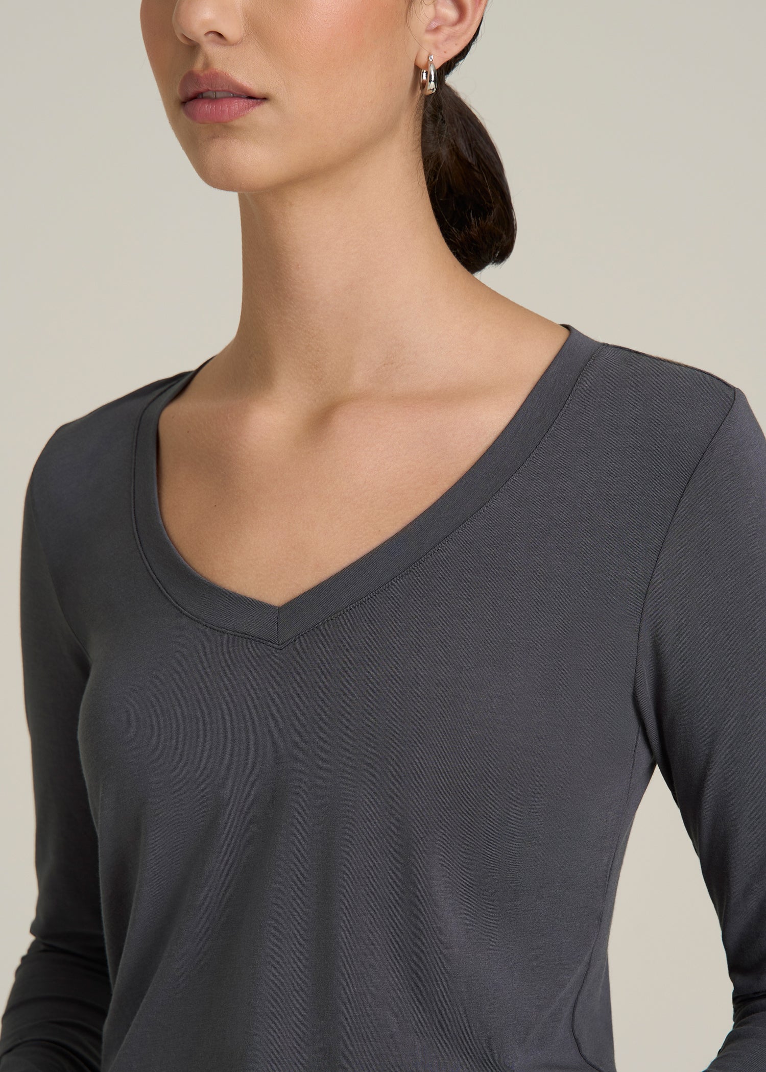 Long Sleeve Scoop V-Neck Tee Shirt for Tall Women in Charcoal