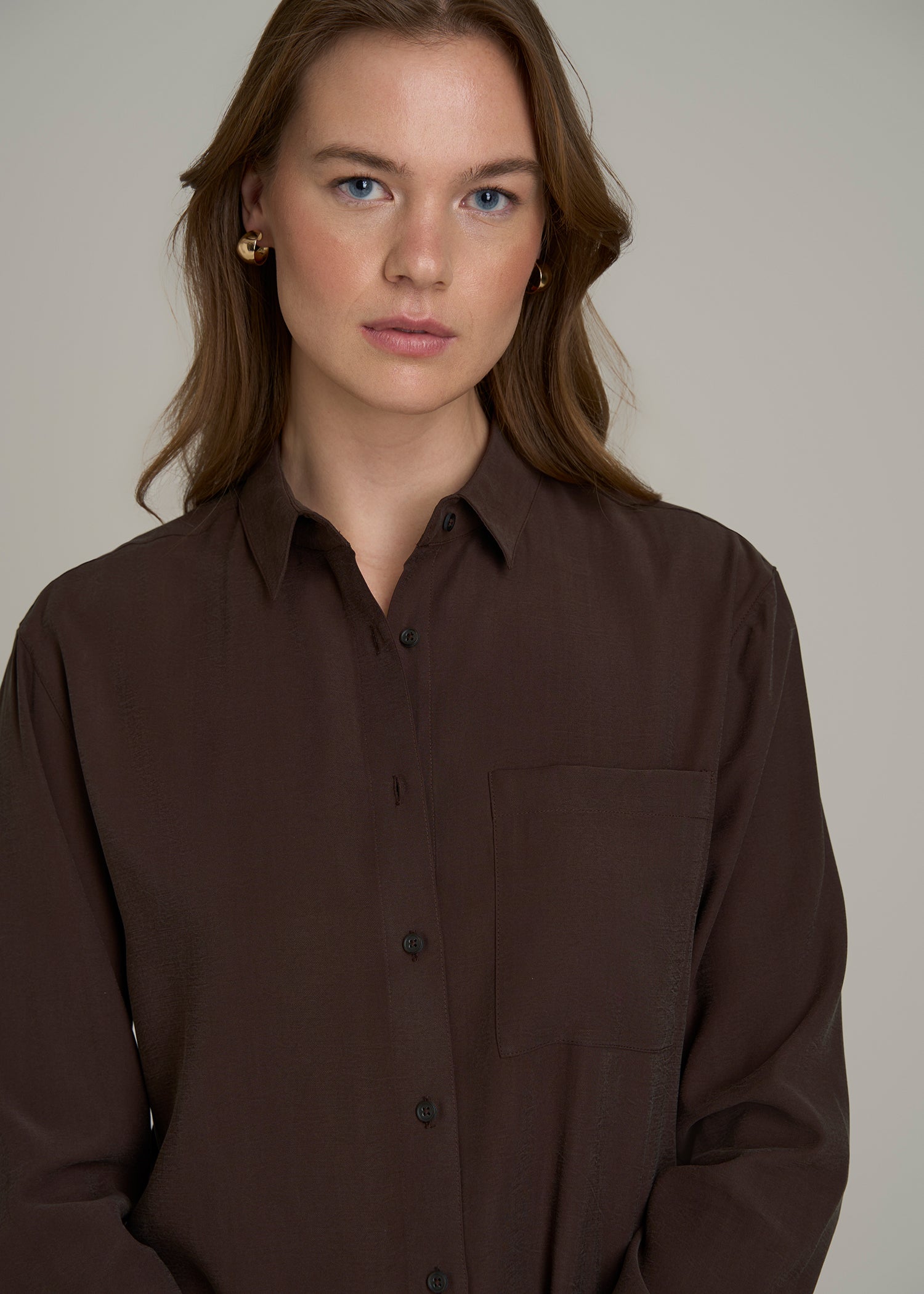 Relaxed Button-Up Single-Pocket Blouse for Tall Women in Espresso