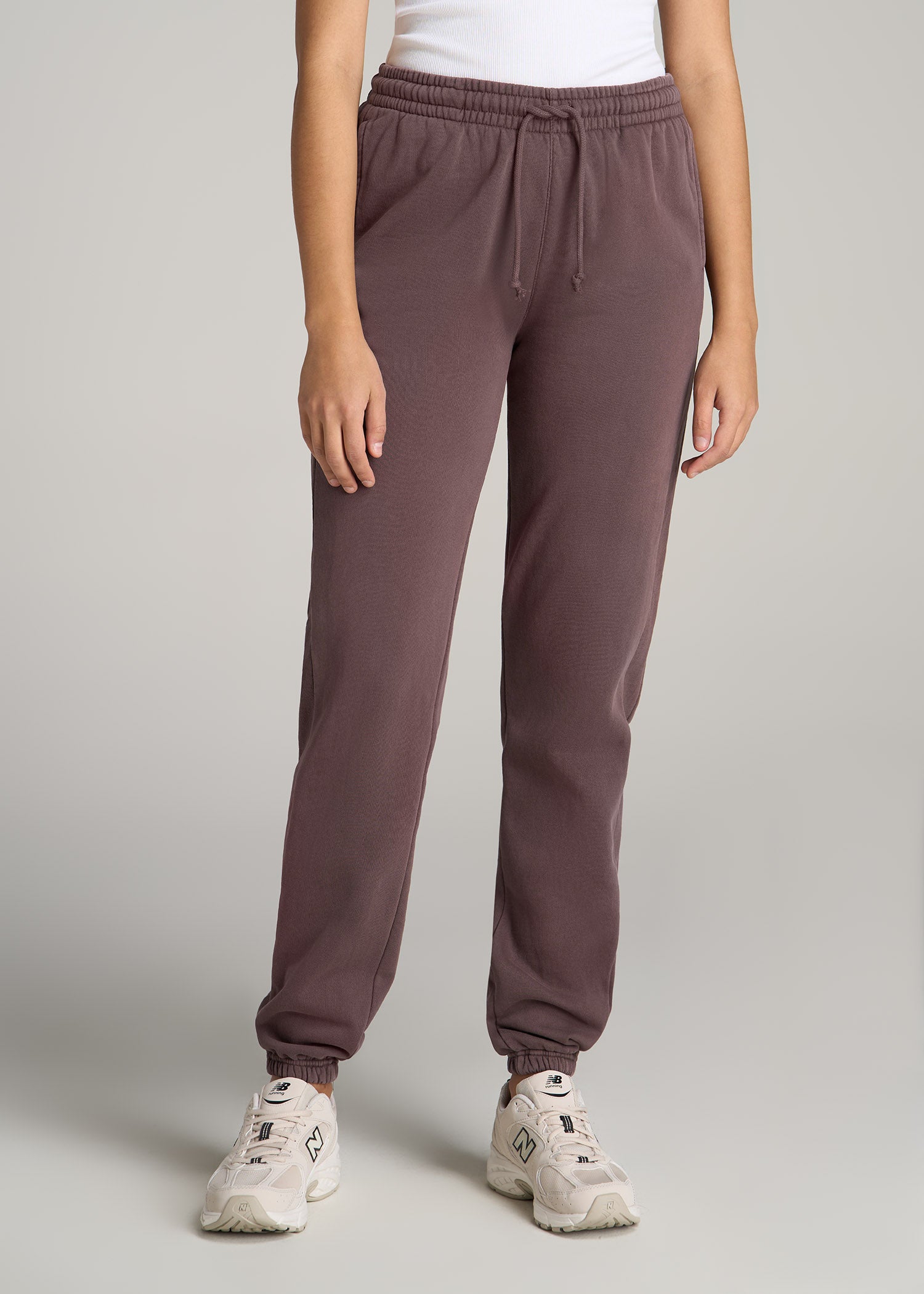 http://americantall.com/cdn/shop/files/American-Tall-Women-Wearever-Fleece-Regular-Fit-Sweatpants-Dusty-Merlot-front.jpg?v=1700843882