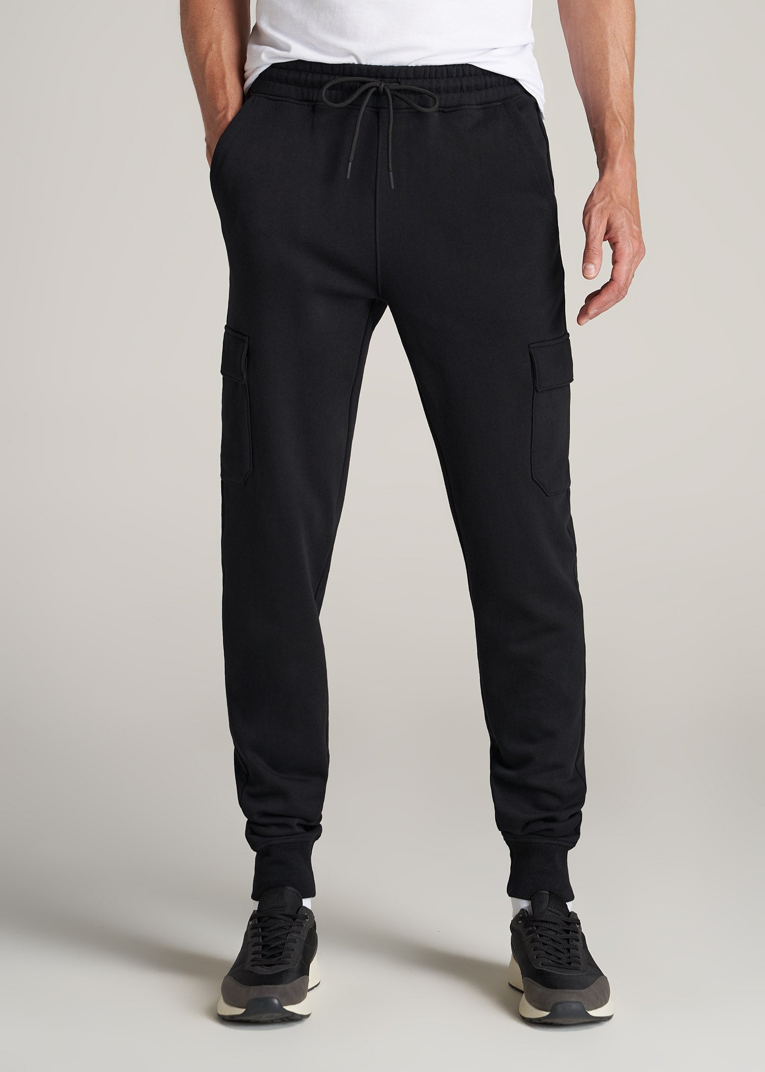 American-Tall-Men-80-20-Fleece-Cargo-Jogger-Black-front