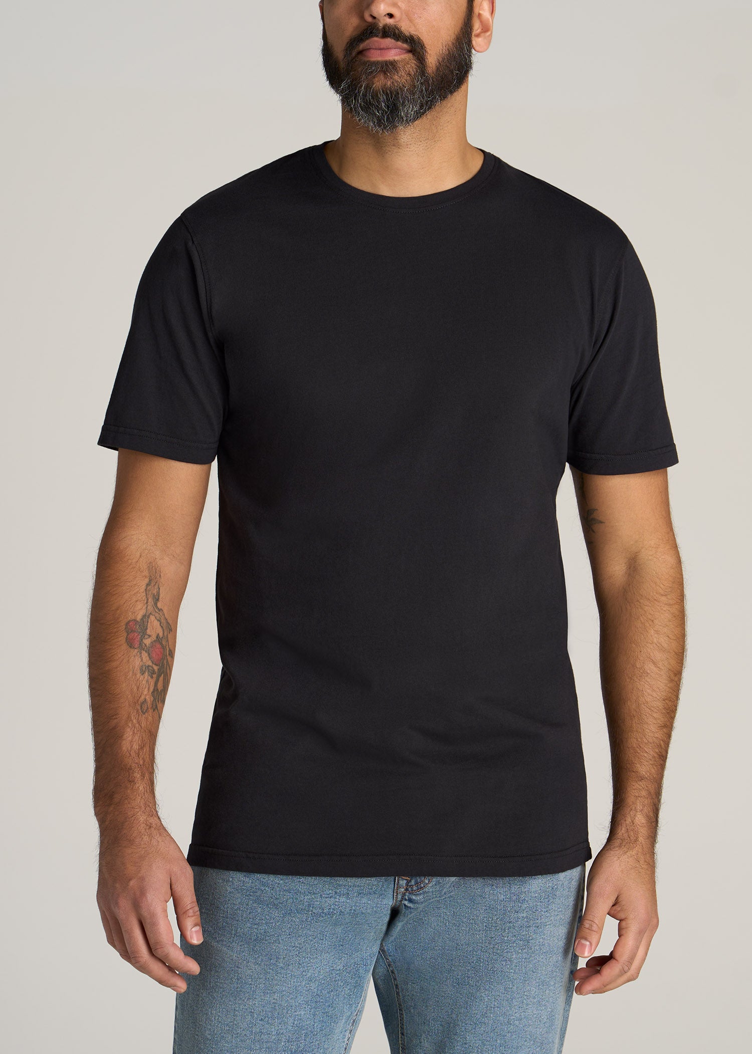 Regular Fit Crew-Neck T-shirt: LJ Crew Neck Short Sleeve Black Tee
