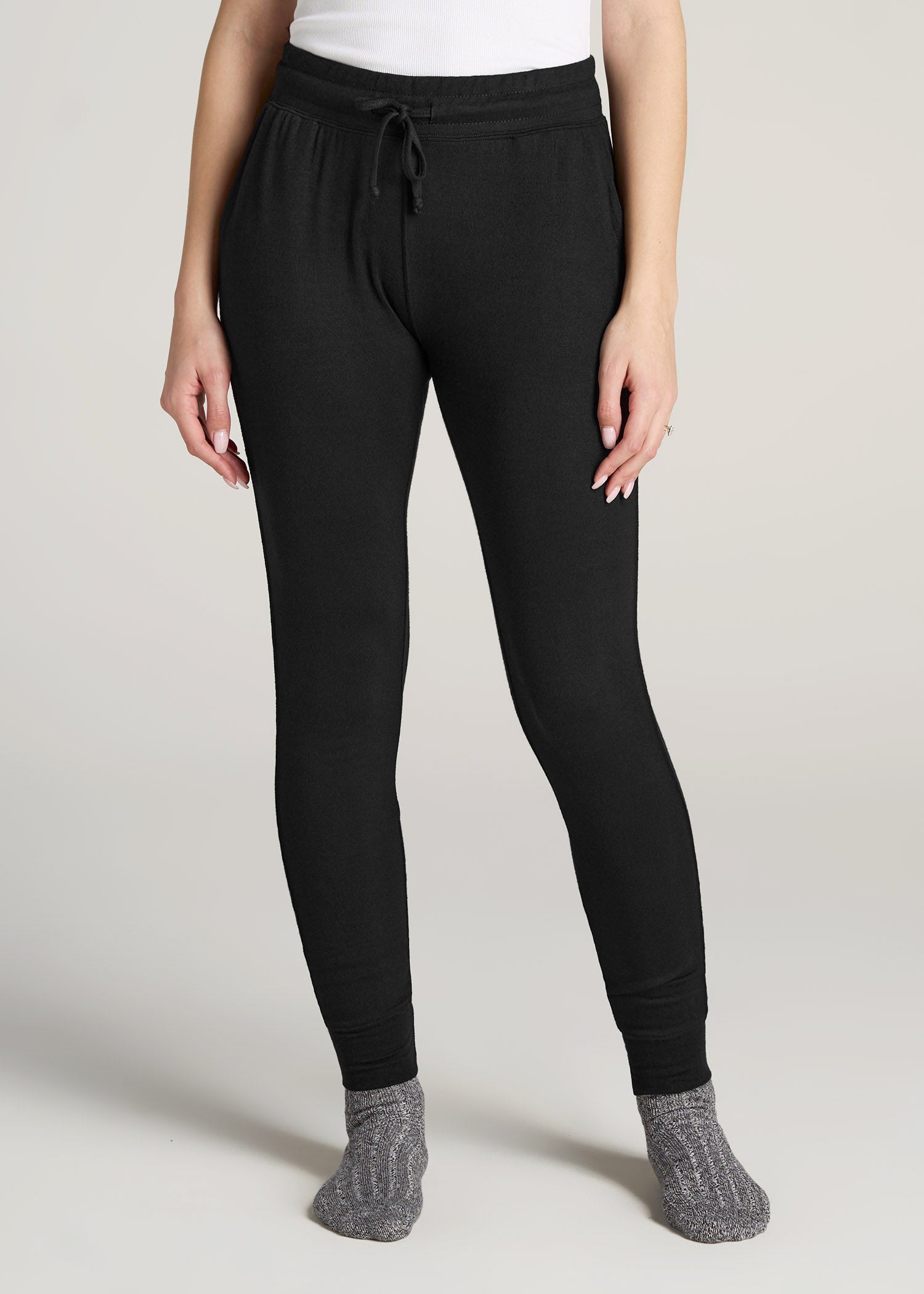 American-Tall-Women-Cozy-Lounge-Joggers-Black-front