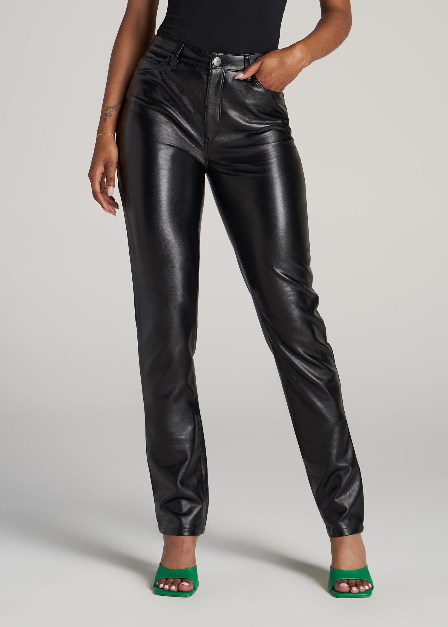 Tight leather pants, blouse, high heels - leather outfit