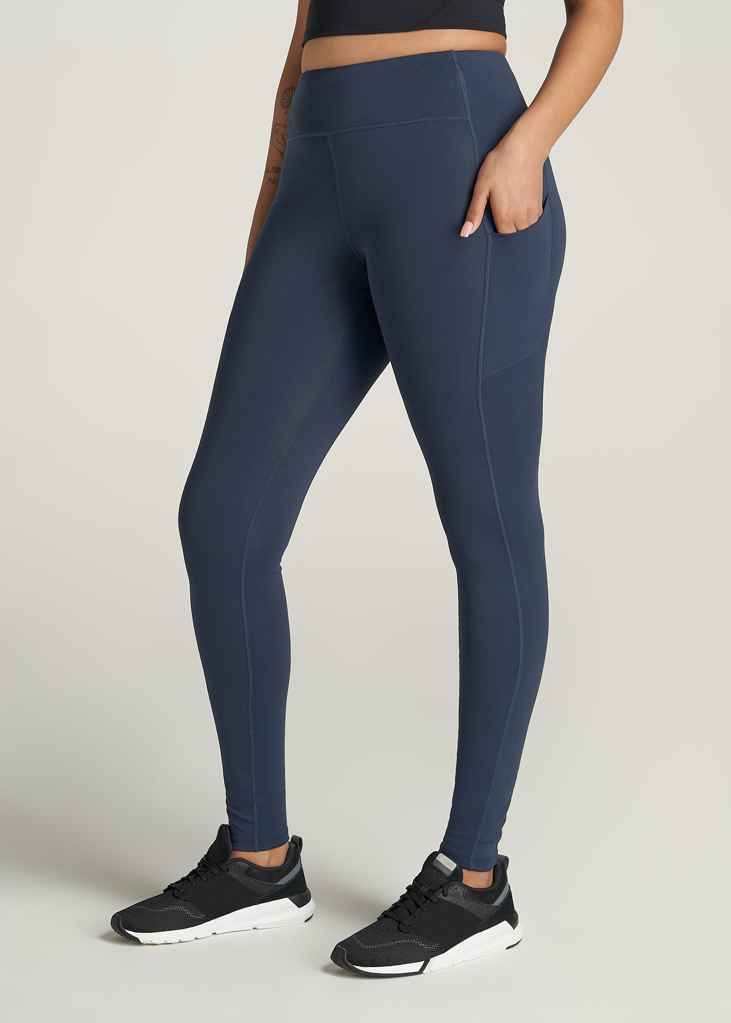 Active Leggings with Pockets for Tall Women in Navy