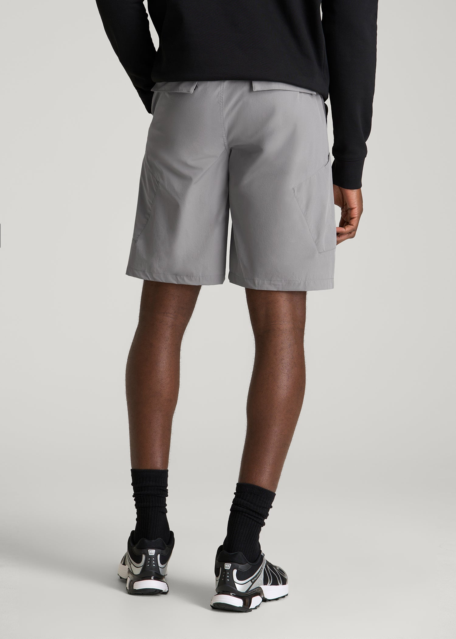 10 Pocket Hiking Short for Tall Men in Pebble Grey