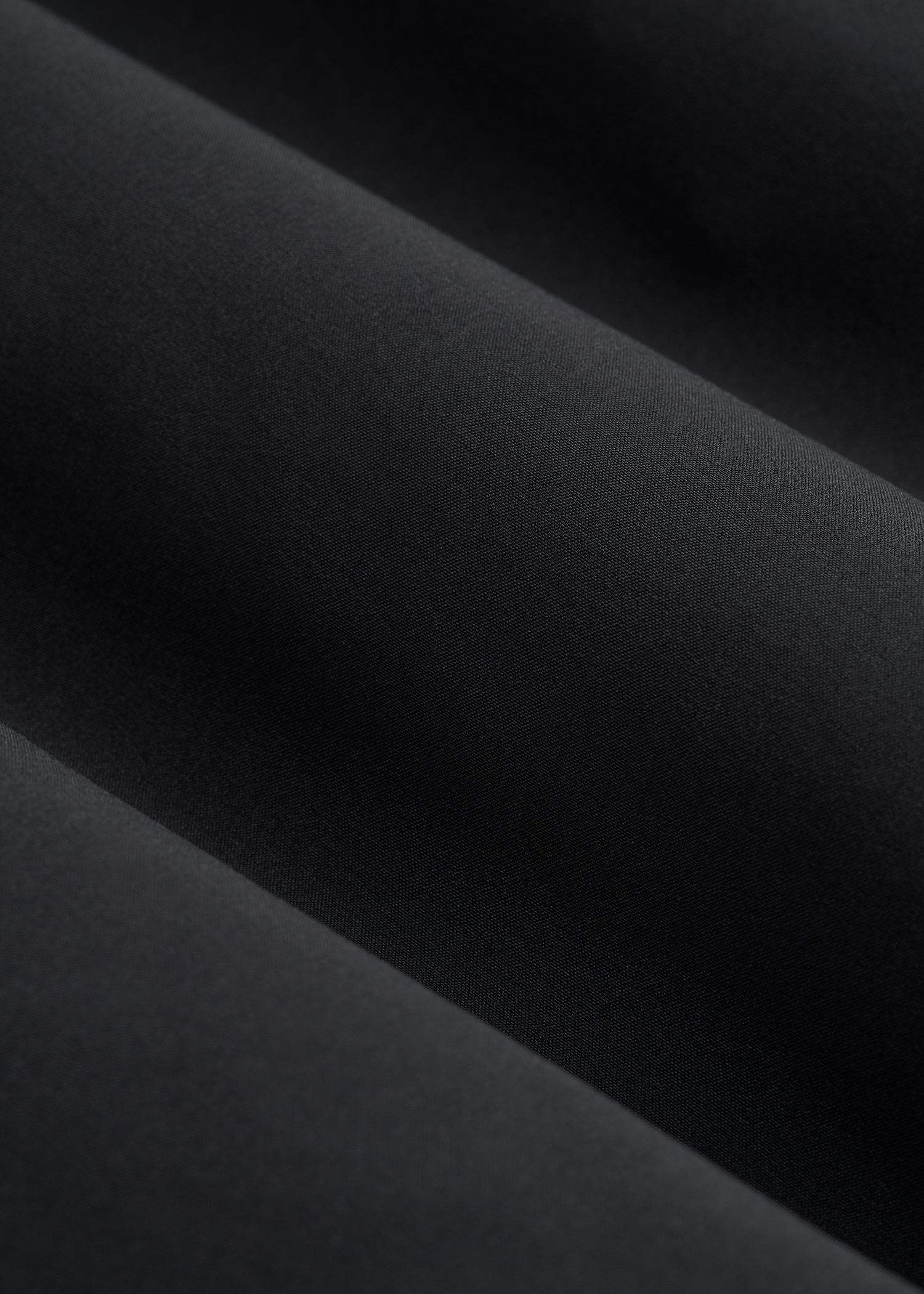 2-in-1 Featherweight Running Short for Tall Men in Black