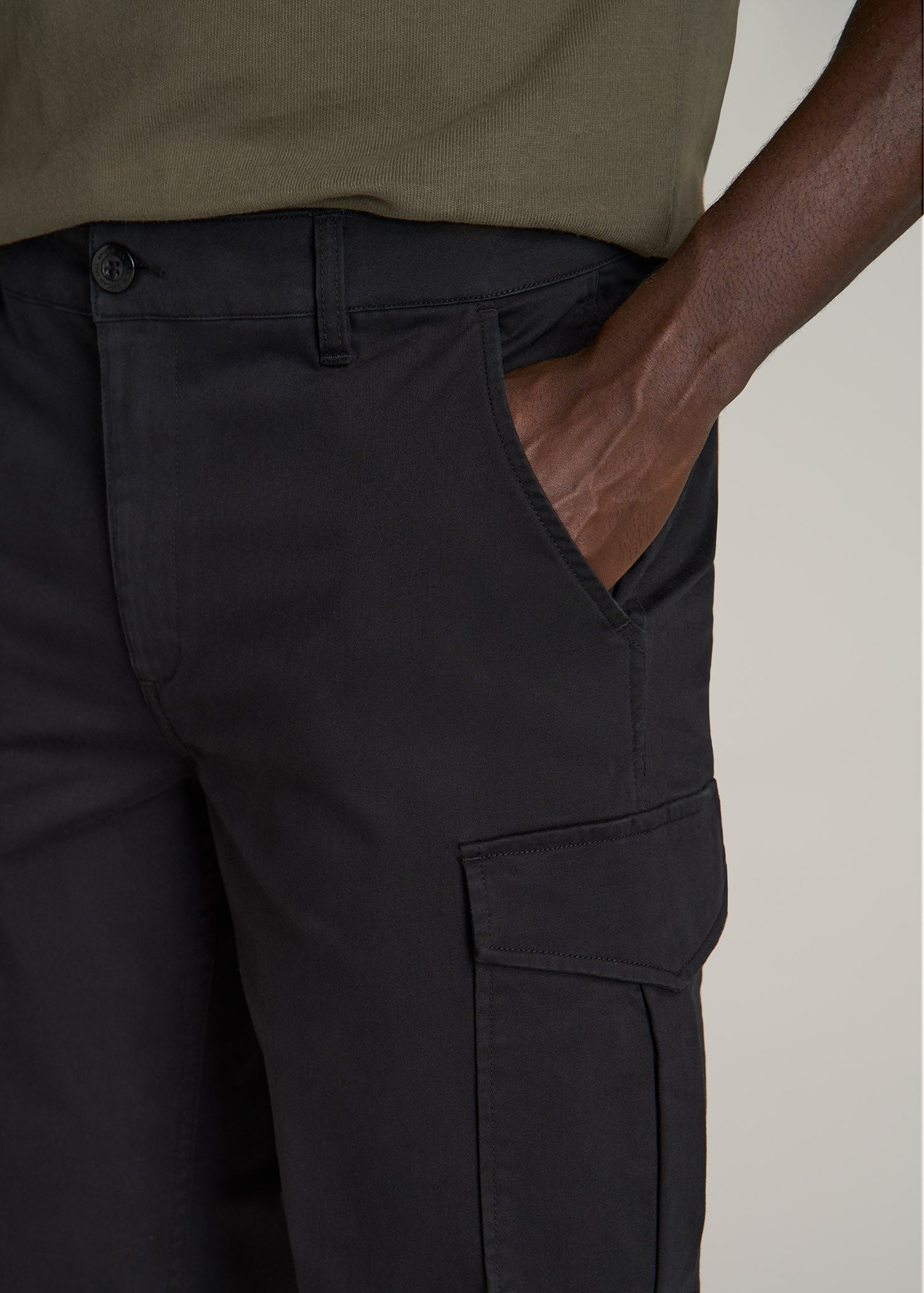 TAPERED-FIT Stretch Cotton Cargo Jogger Pants for Tall Men in Black