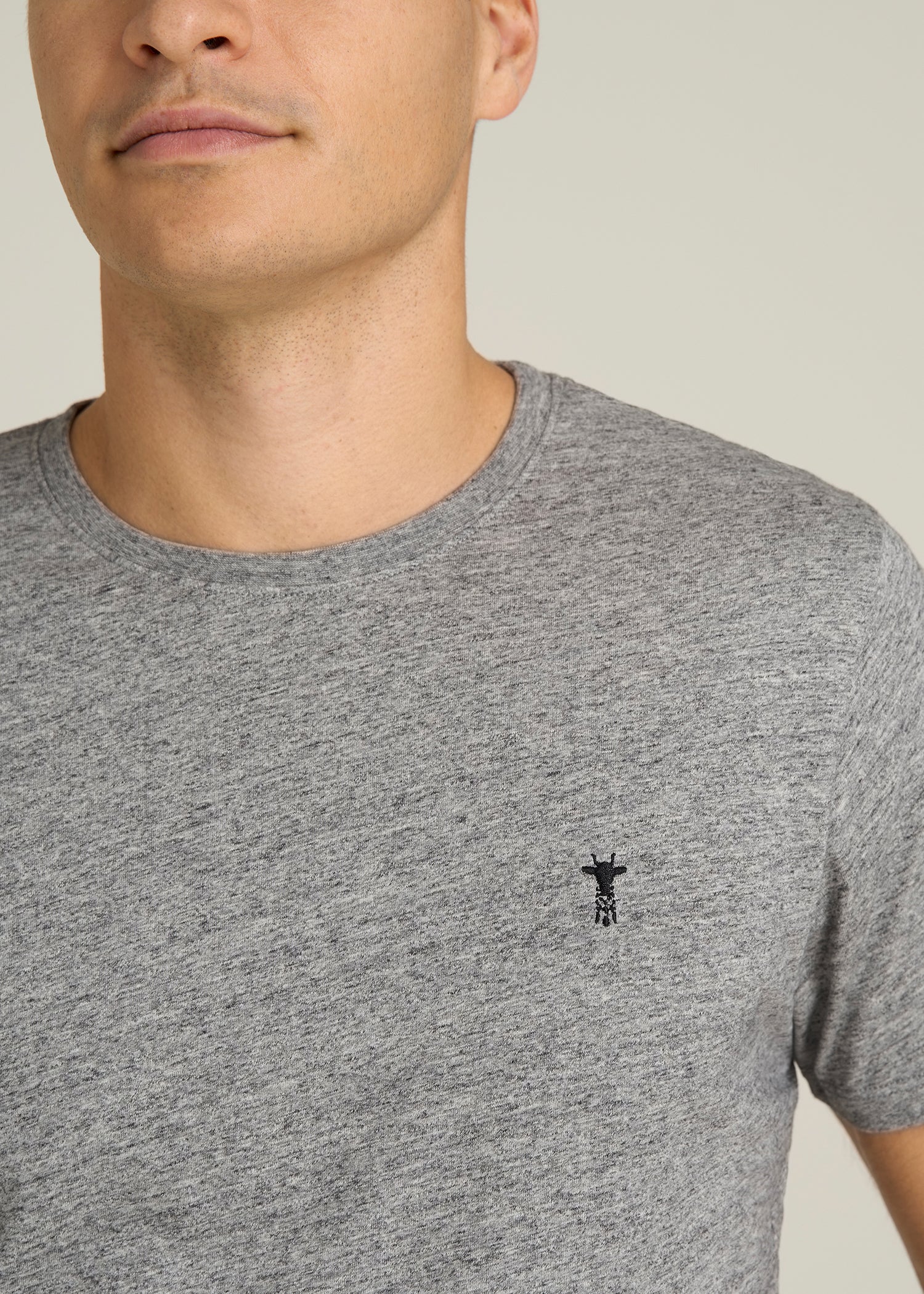 MODERN-FIT Embroidered Logo Crewneck T-Shirt for Tall Men in Heather Grey