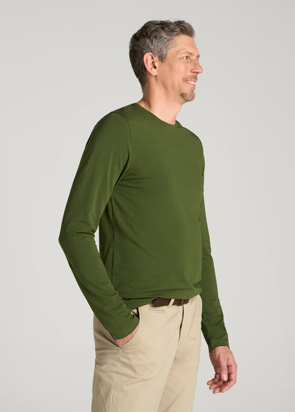 The Essential Modern Fit Crewneck Long Sleeve Tee for Tall Men in Bay Leaf