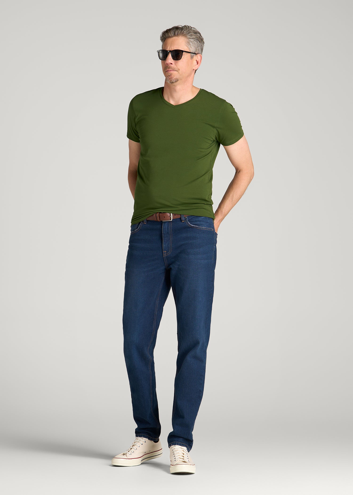 The Essential Modern Fit V-Neck Tee for Tall Men in Bay Leaf