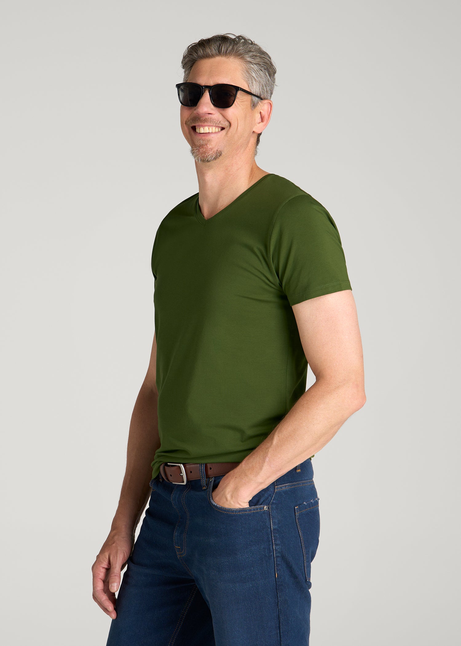 The Essential Modern Fit V-Neck Tee for Tall Men in Bay Leaf