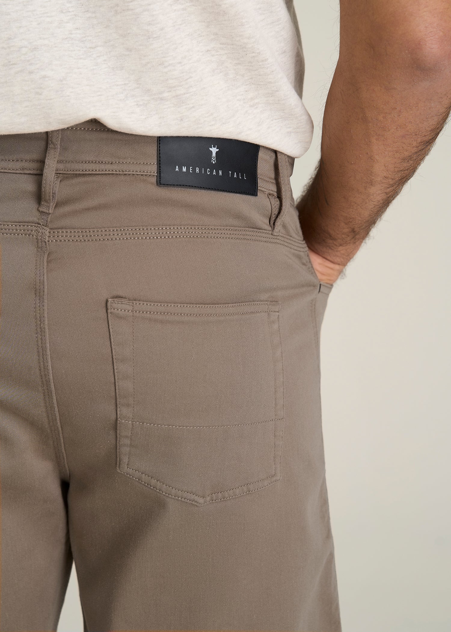 Everyday Comfort 5 Pocket Short for Tall Men in Dark Sand