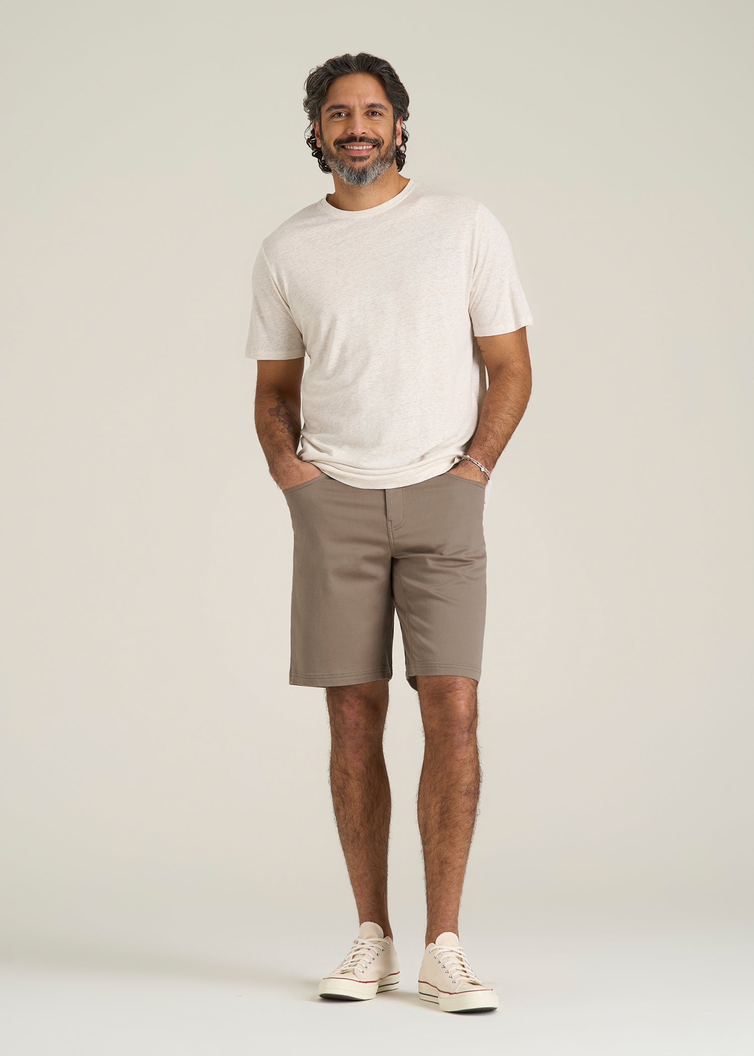 Everyday Comfort 5 Pocket Short for Tall Men in Dark Sand