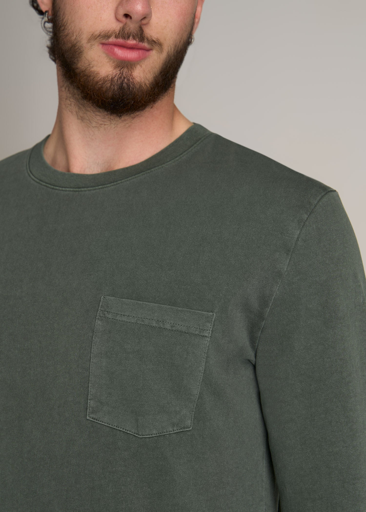 American-Tall-Men-Garment-Dyed-Long-Sleeve-Pocket-Tee-Spring-Olive-Detail