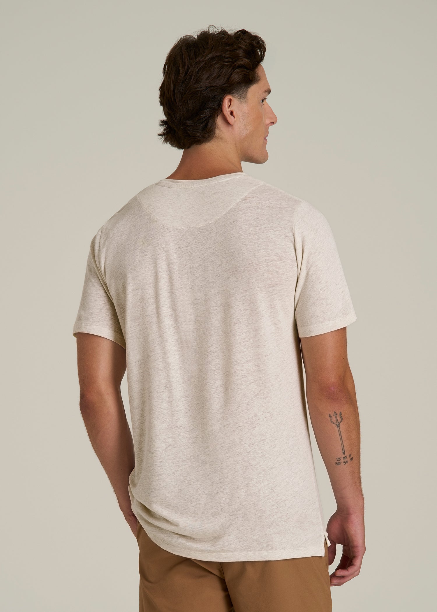 Linen Crewneck T-Shirt for Tall Men in Heathered Oatmeal