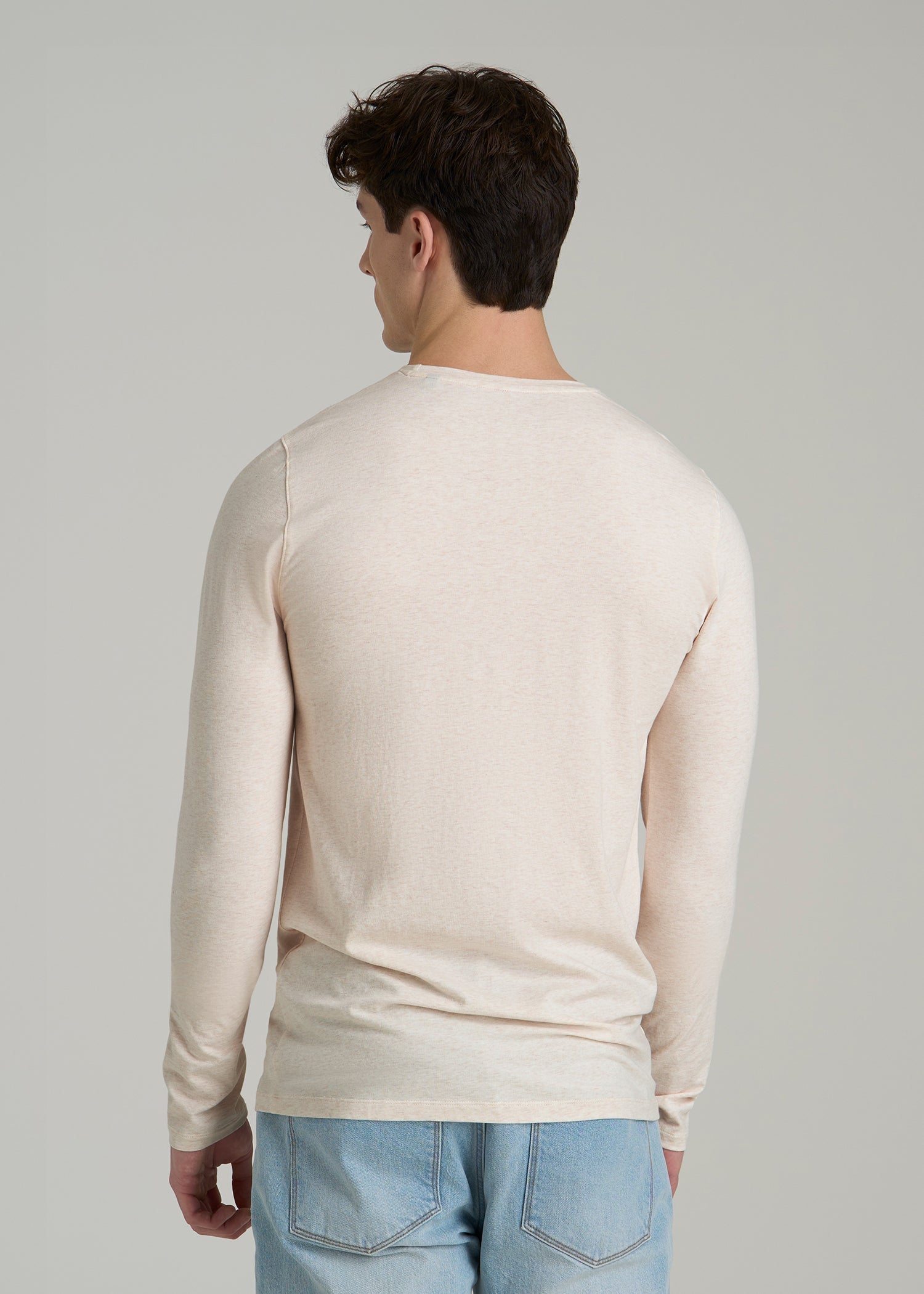 The Essential Modern Fit Crewneck Long Sleeve Tee for Tall Men in Heathered Oatmeal
