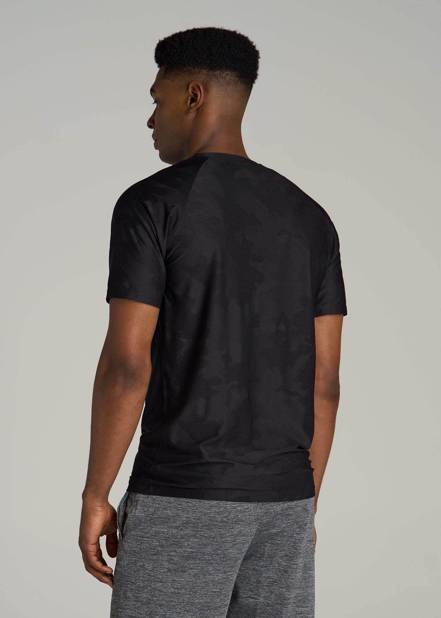 Jacquard Training T-Shirt for Tall Men in Black