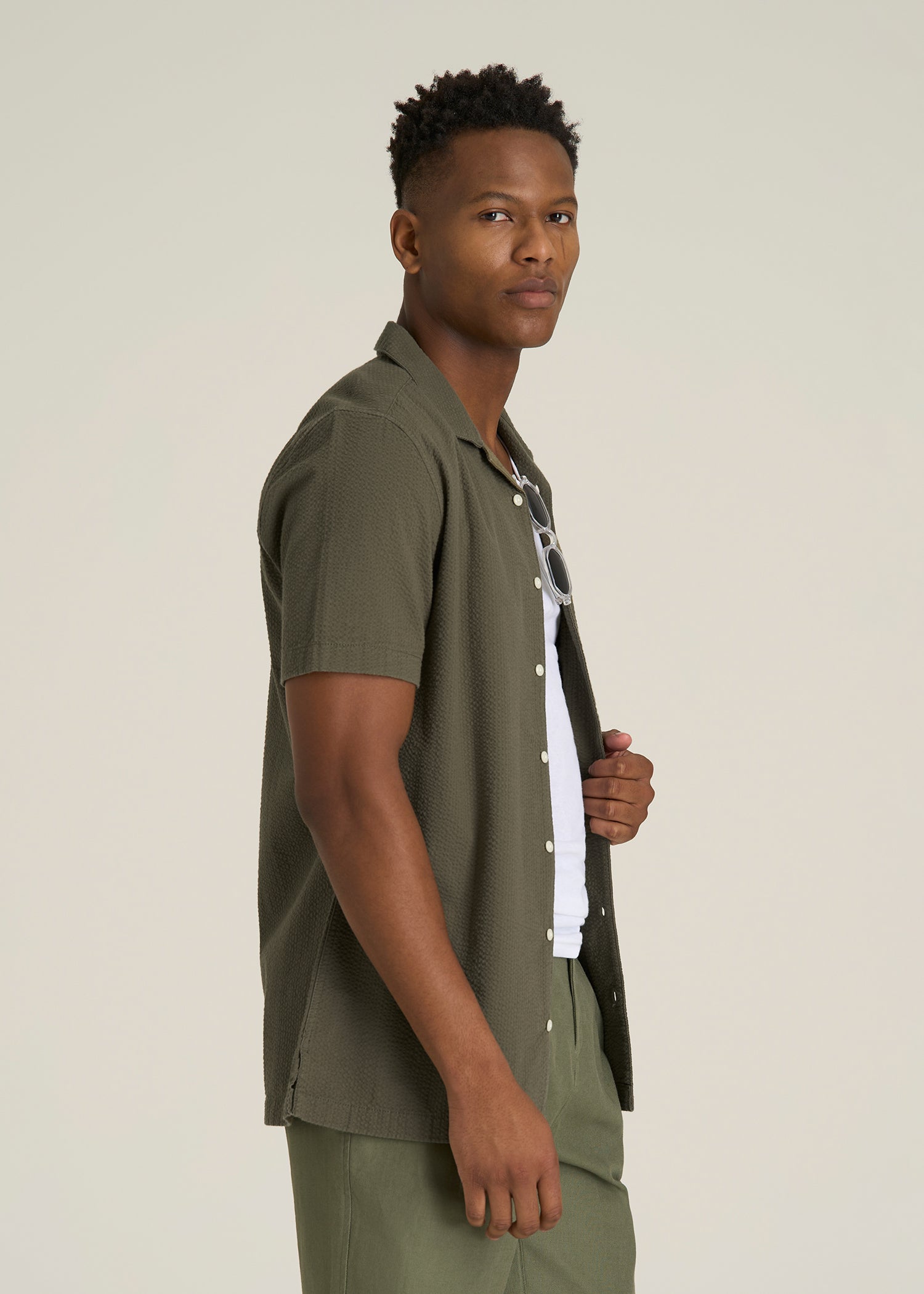 Seersucker Camp Collar Short Sleeve Shirt for Tall Men in Olive