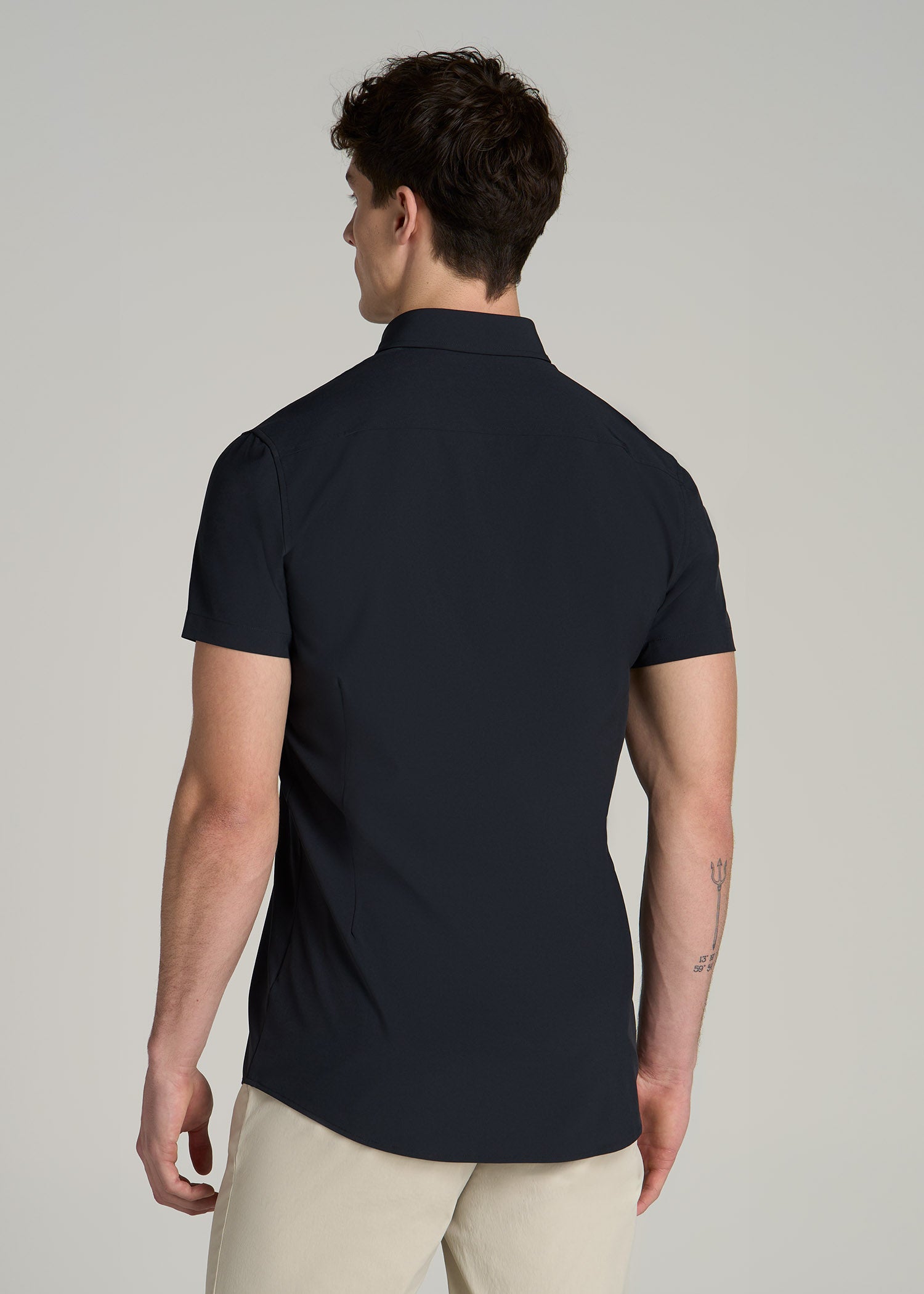 Short Sleeve Traveler Stretch Button Shirt for Tall Men in Black