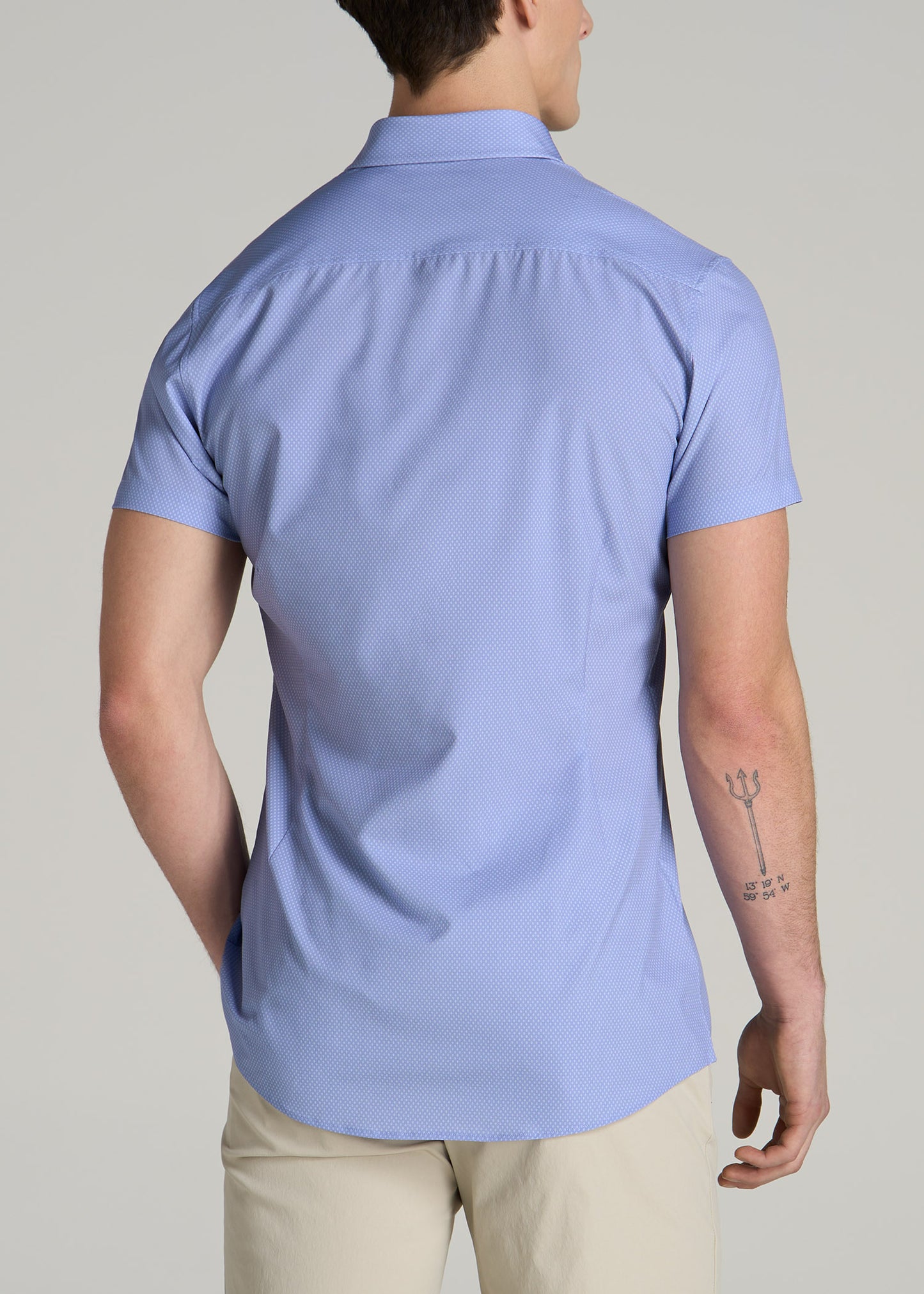 Short Sleeve Traveler Stretch Button Shirt for Tall Men in Blue Diamond Print