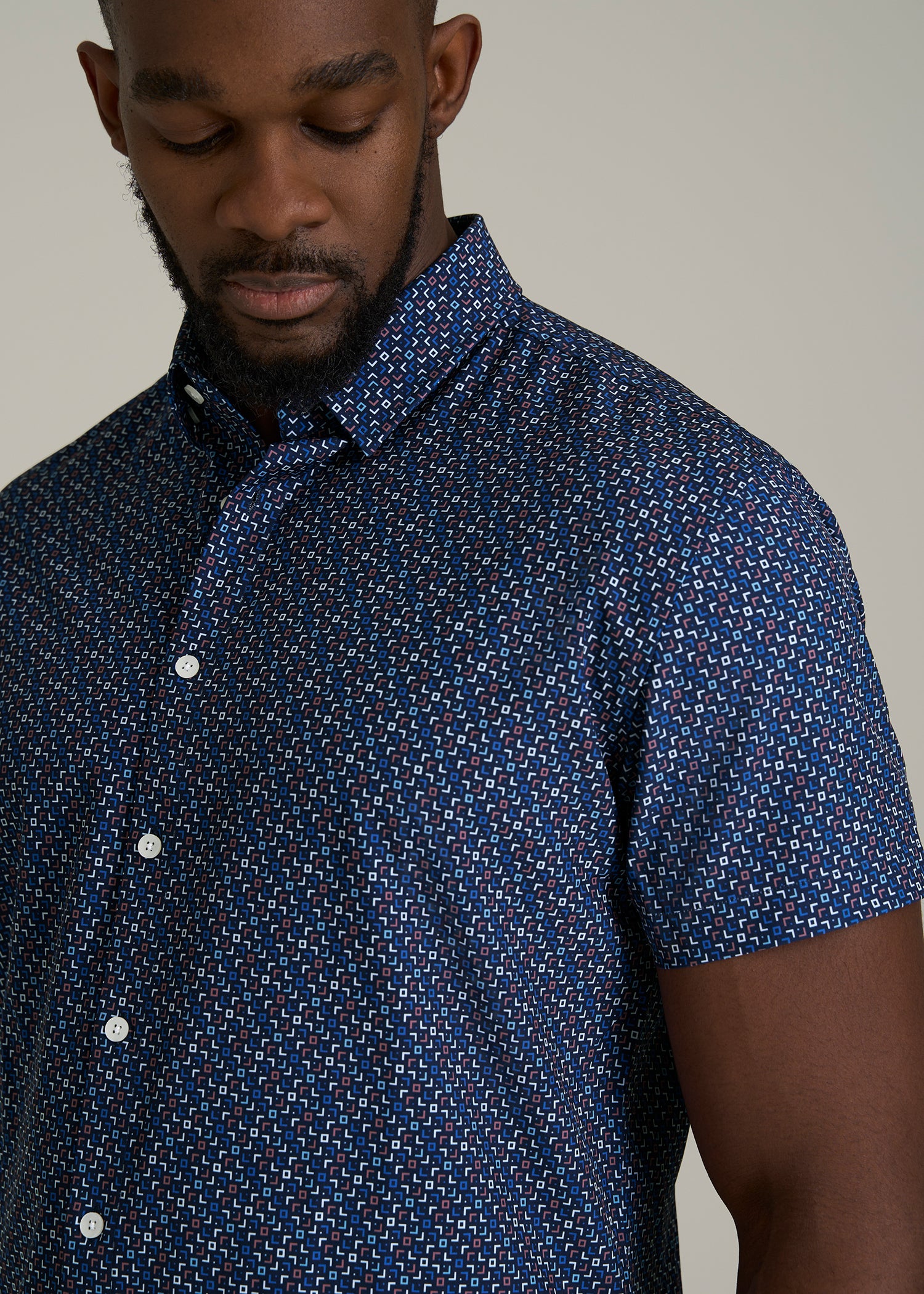 Short Sleeve Traveler Stretch Button Shirt for Tall Men in Blue Fleck